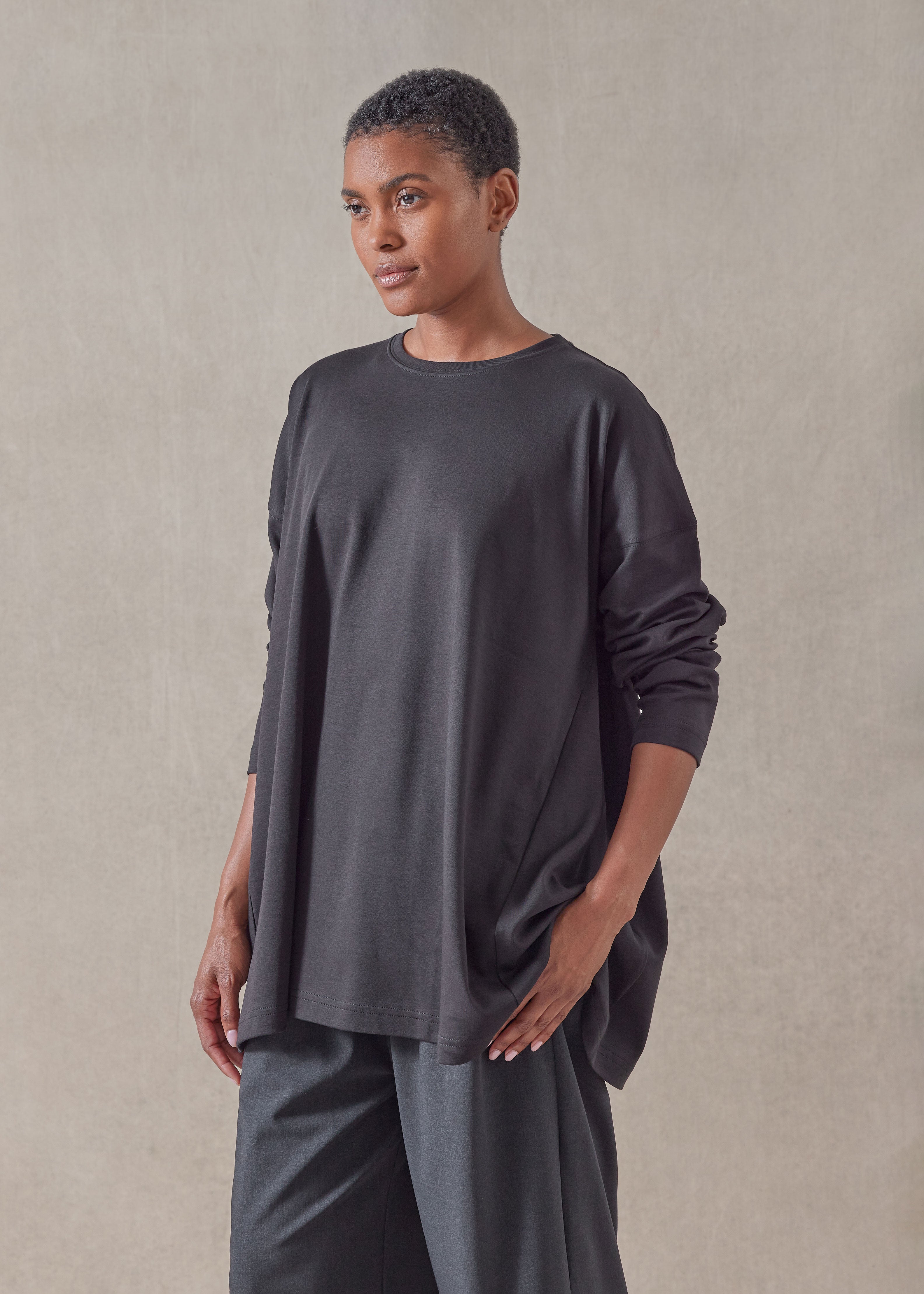 cotton jersey side panelled round neck t-shirt - mid plus (black)