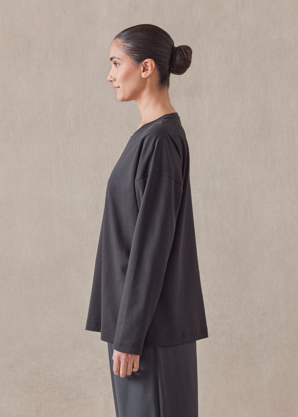 long sleeve smaller round neck - mid