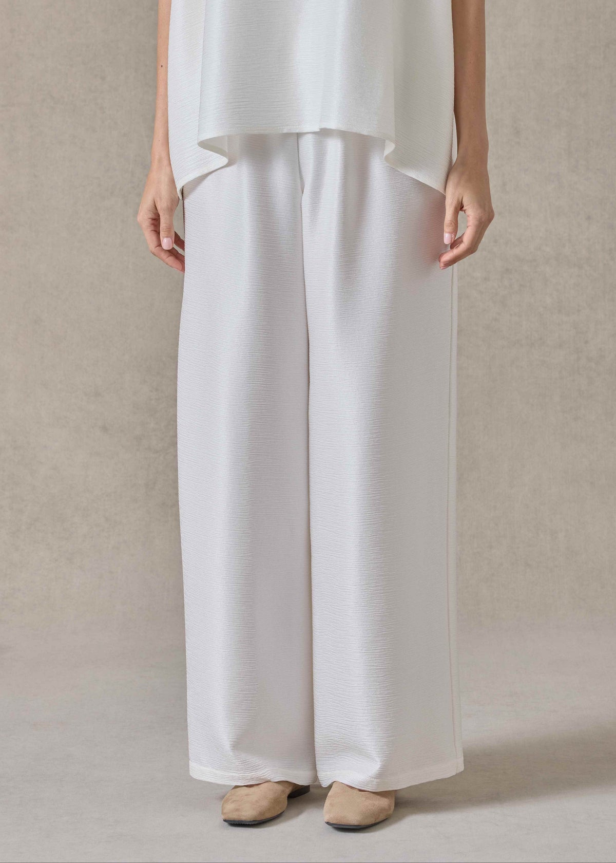 midweight silk plissé flared trouser (white)