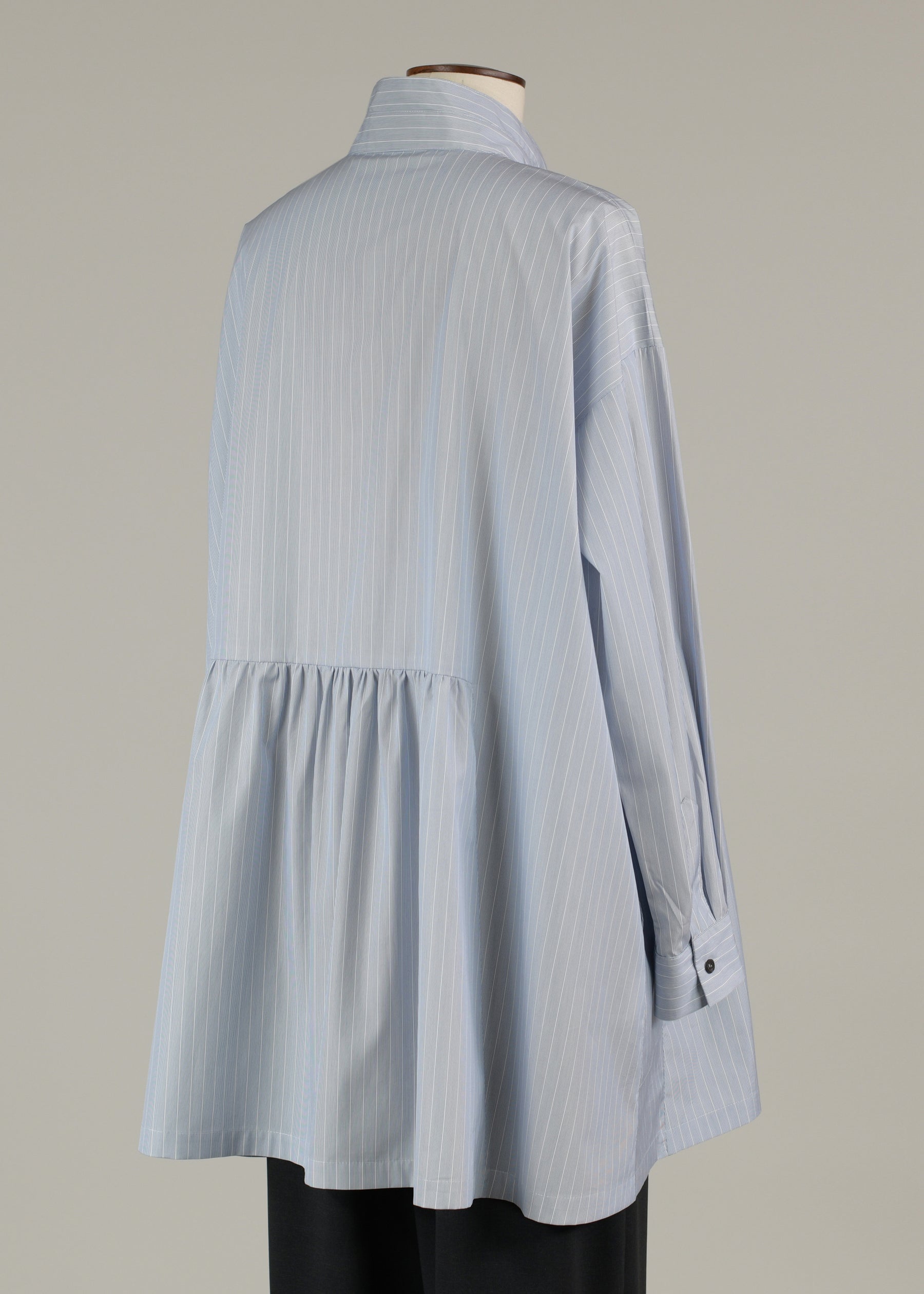 double stand collar shirt with pleated layer - long plus