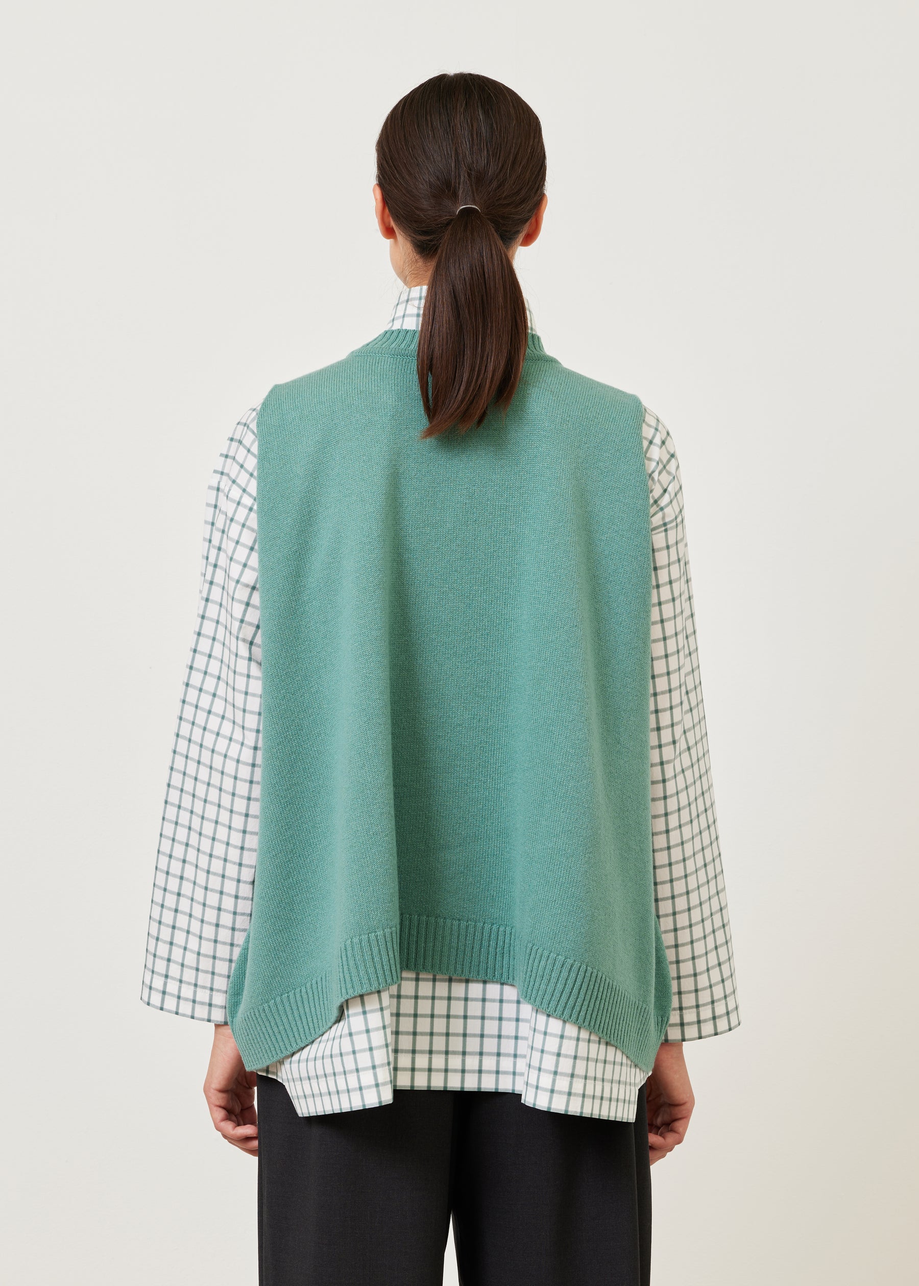 cashmere a-line sleeveless round neck sweater - mid plus