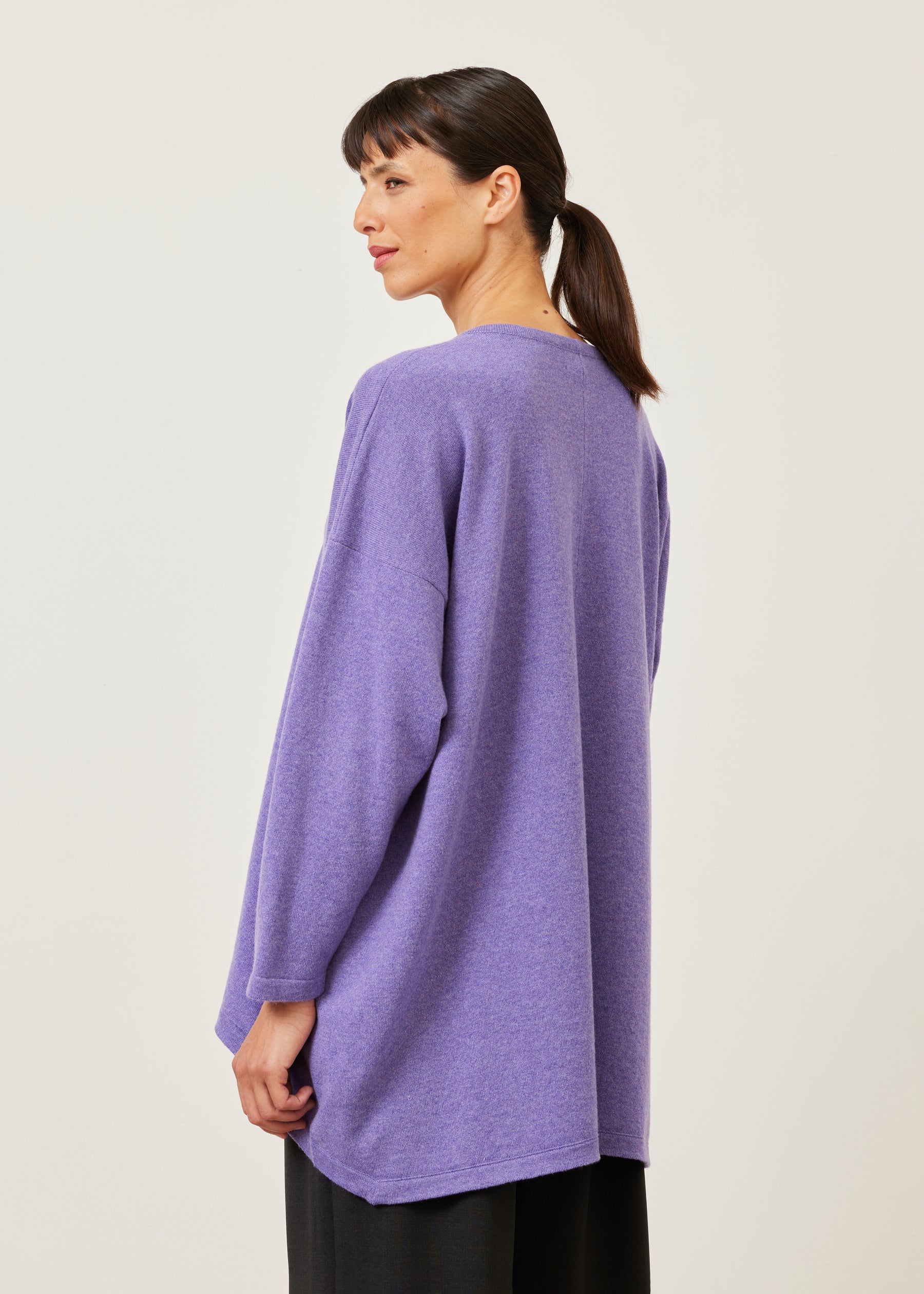 smaller front larger back round neck sweater - long