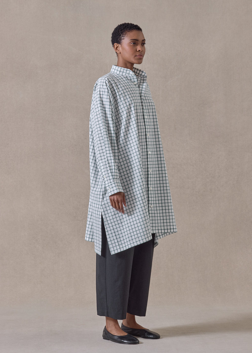 cotton wide a-line collarless shirt - very long with slits (willowgreen)
