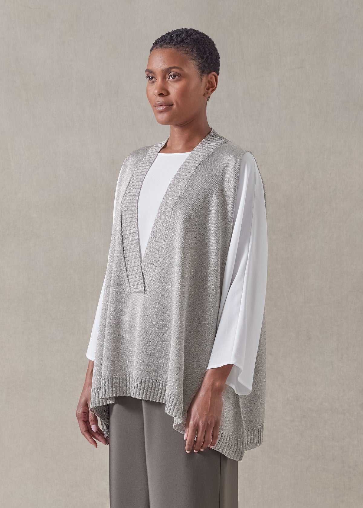 metallicised mix a-line sleeveless deep v-neck knitted sweater - mid plus (champagne)