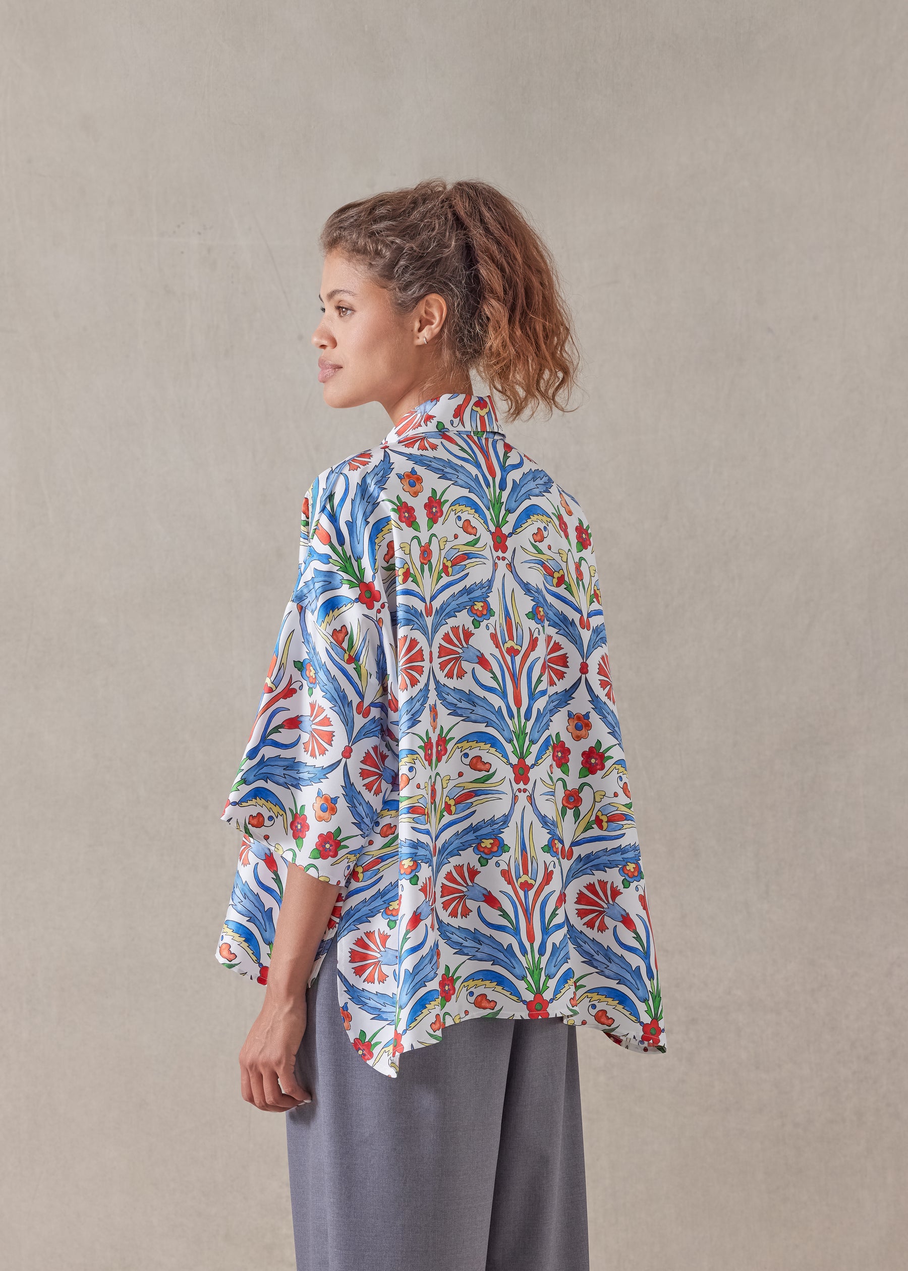 silk sloped shoulder wide a-line short sleeve shirt with collar - mid