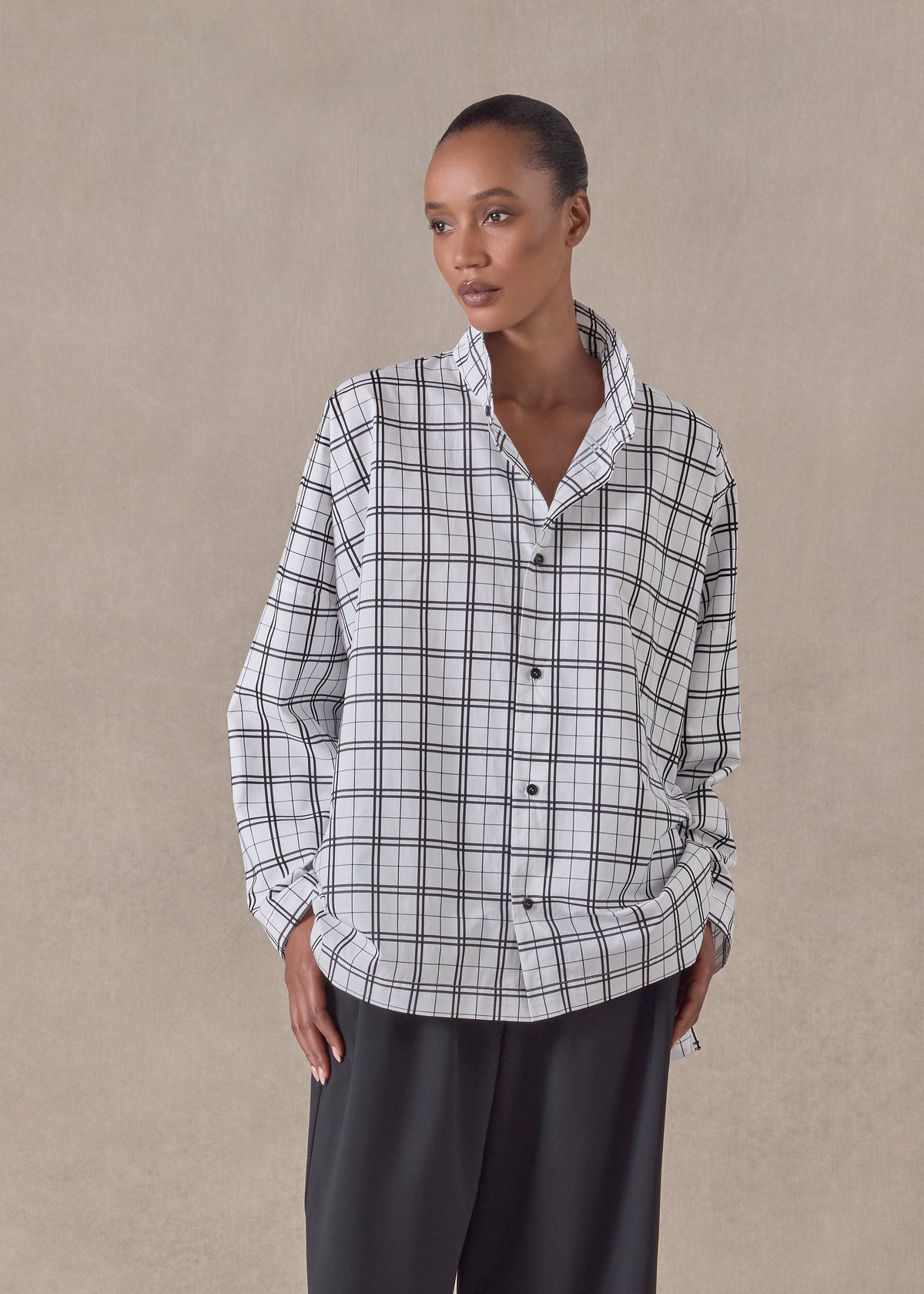 cotton wide longer back shirt with double stand collar - mid plus (blackcheck)