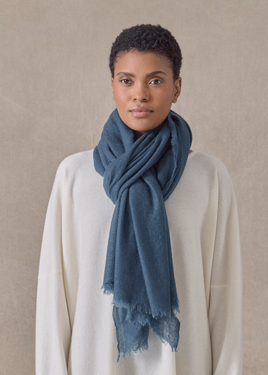 handwoven cashmere large scarf (127cm x 220cm) (tealdark)