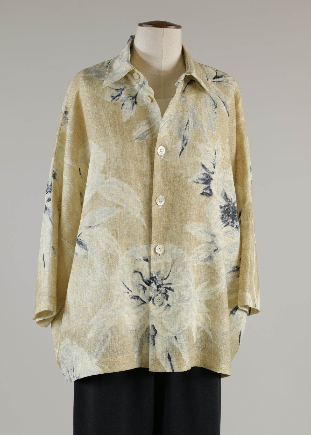 sloped shoulder jacket with collar - long