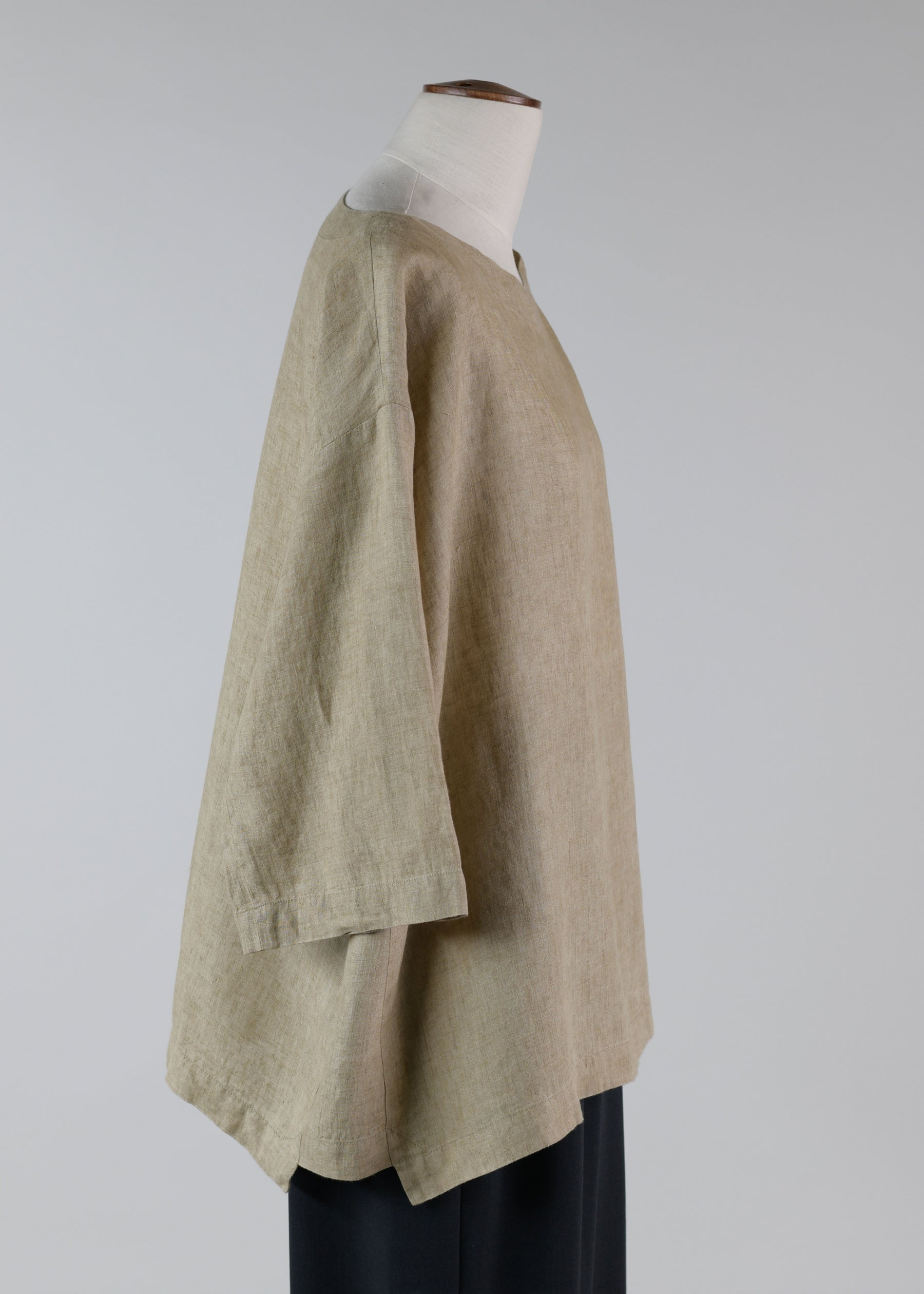 linen slim a-line 3/4 sleeve scoop neck tunic with stepped inserts - mid plus