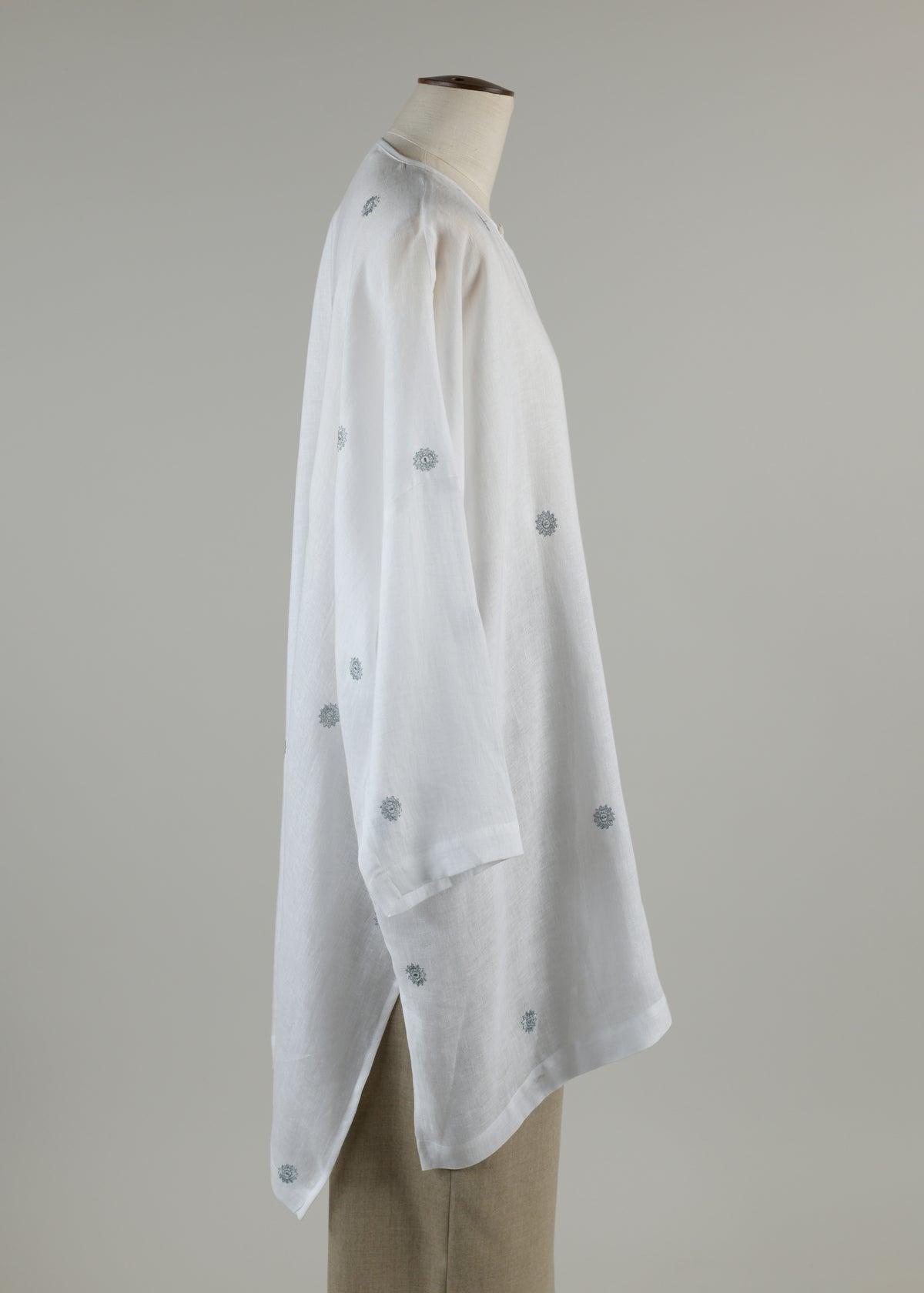 wide longer back bound neck shirt very long with slits