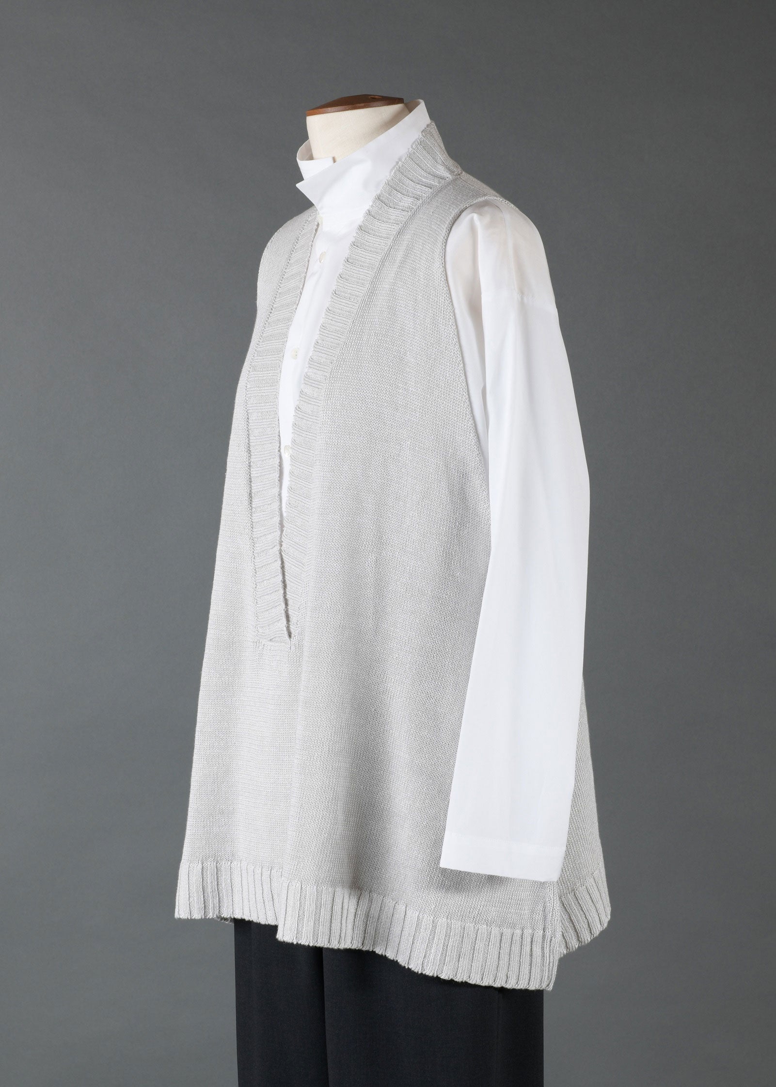 linen sleeveless a-line v neck - mid plus