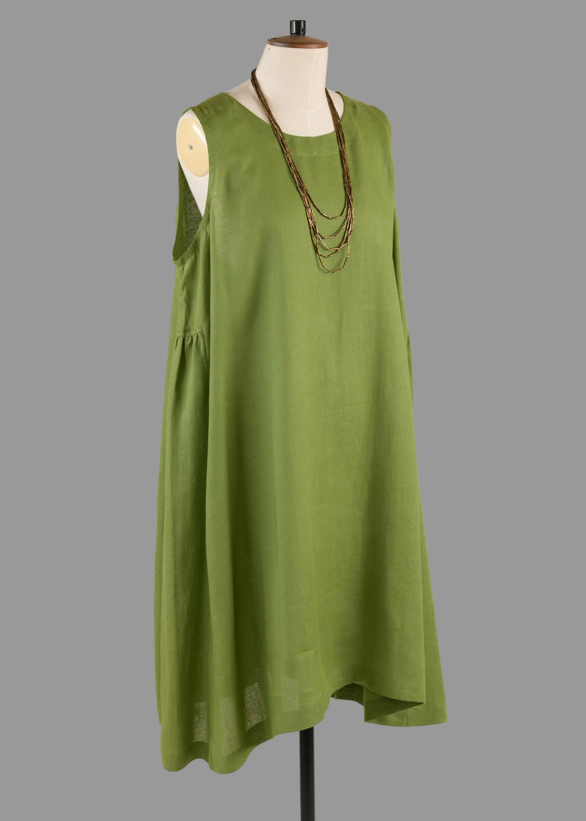 linen 3/4 length side pleated sleeveless dress