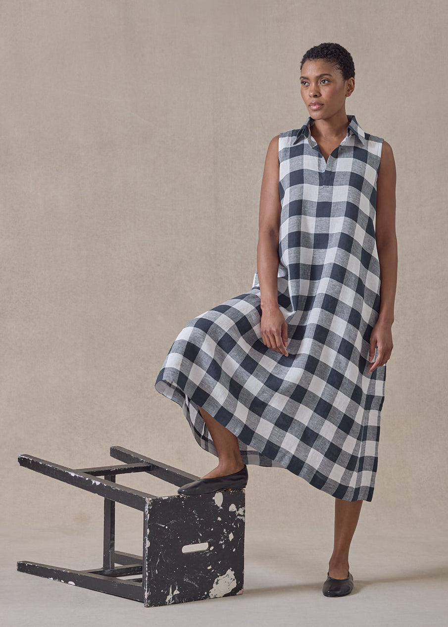 linen 3/4 length side pleat sleeveless dress with collar (navy)