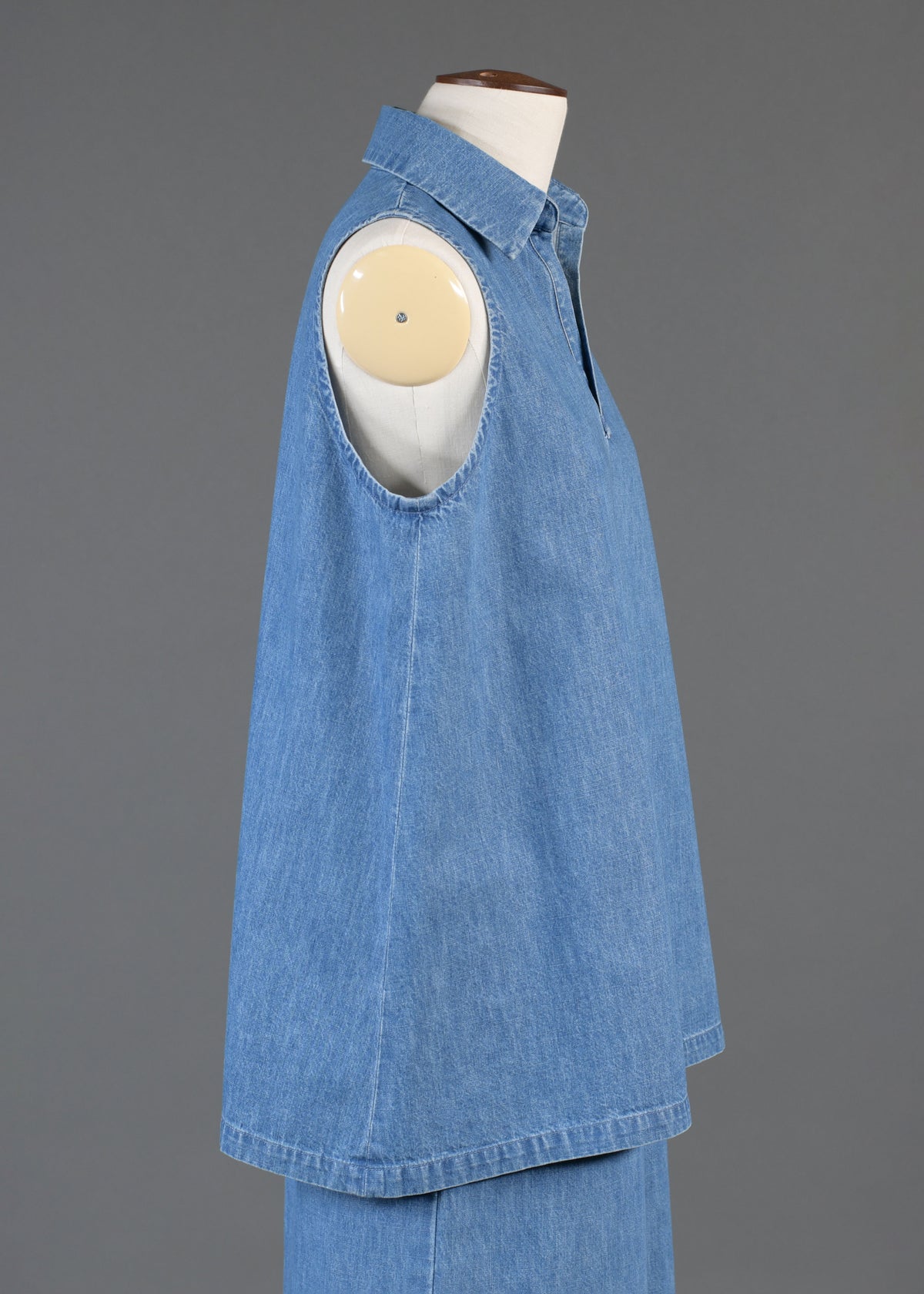 cotton denim A-line shell with collar and front placket opening - mid plus
