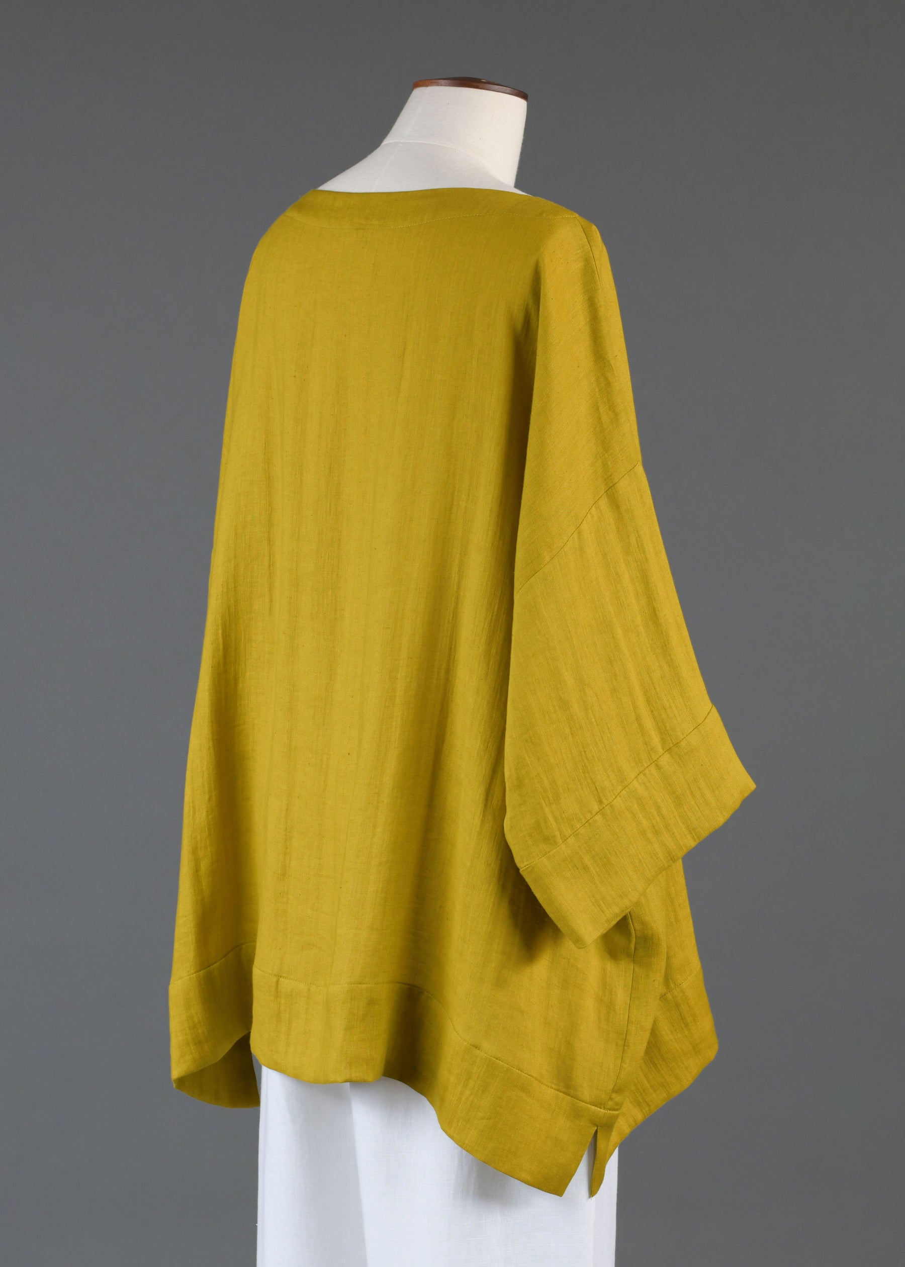linen scoop neck 3/4 sleeve top with hem bands - long in dijon
