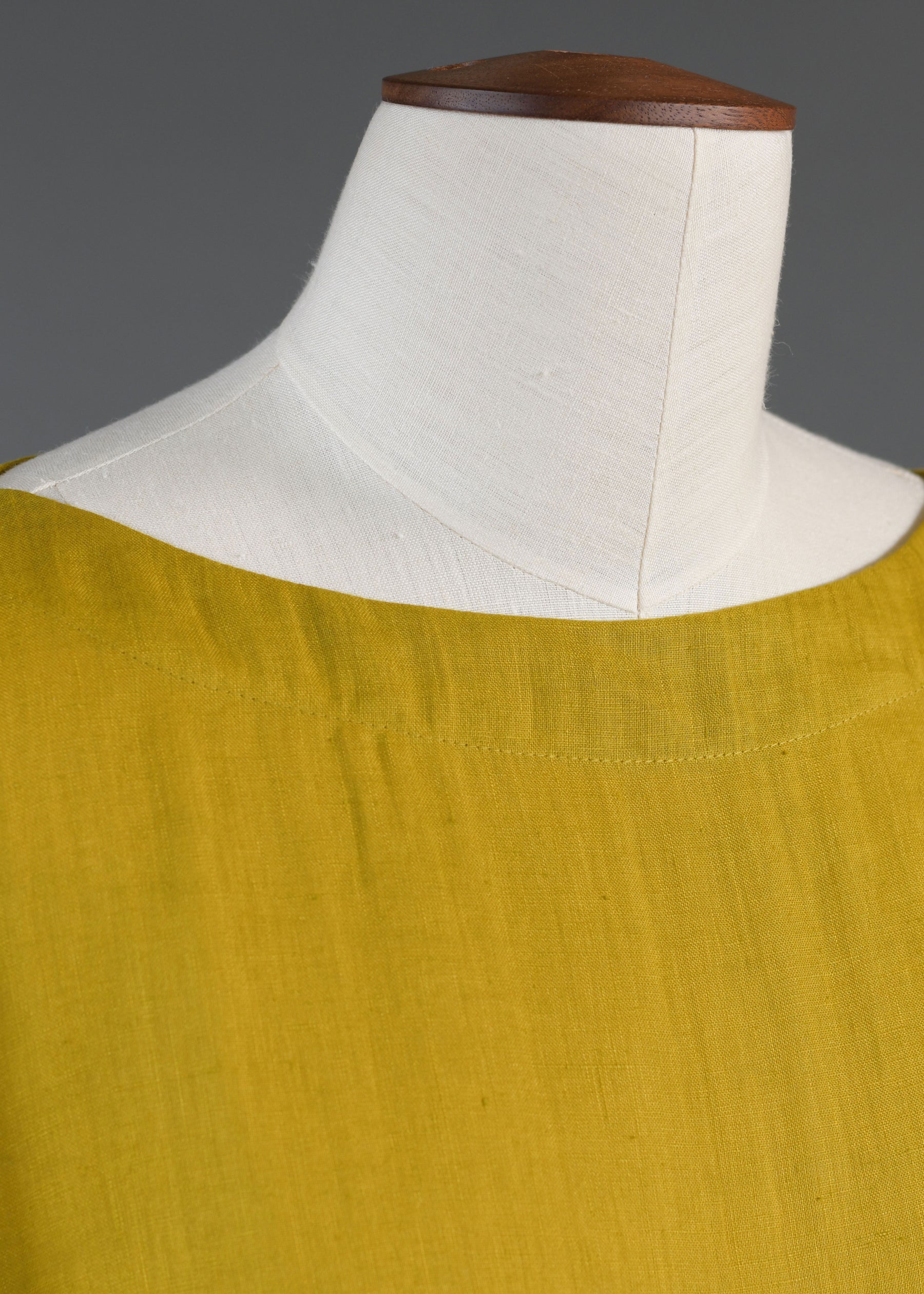 linen scoop neck 3/4 sleeve top with hem bands - long in dijon