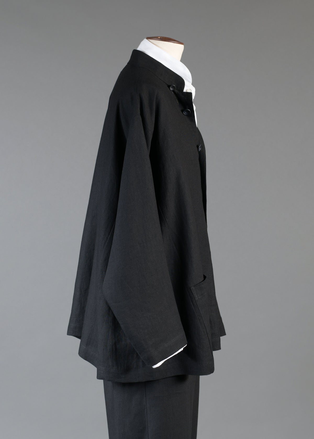 linen side panelled mandarin jacket - long in black