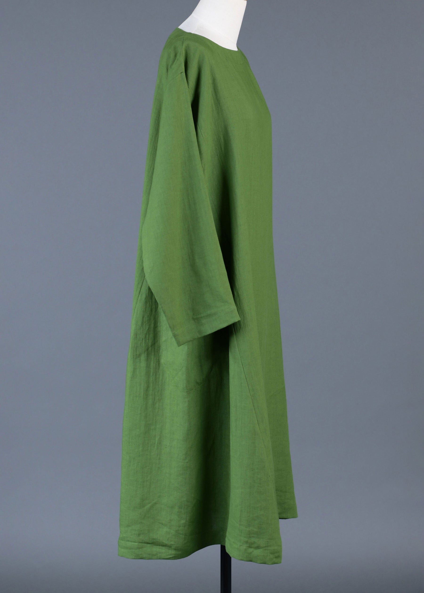 linen side panelled scoop neck dress in darklime