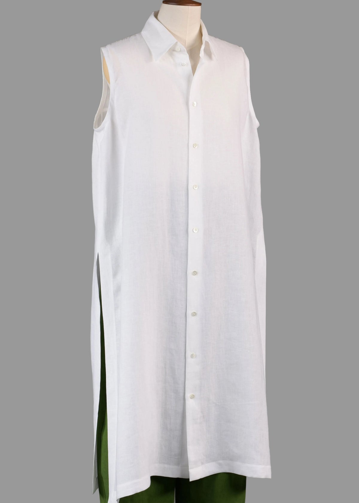 linen slim a-line sleeveless shirt dress with collar and side slit detail in white