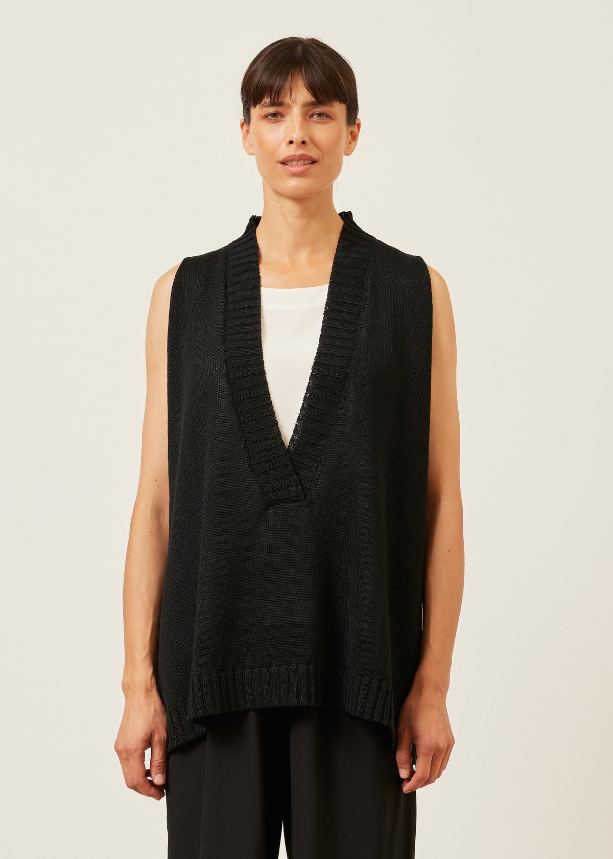 sleeveless a-line V neck sweater - mid plus