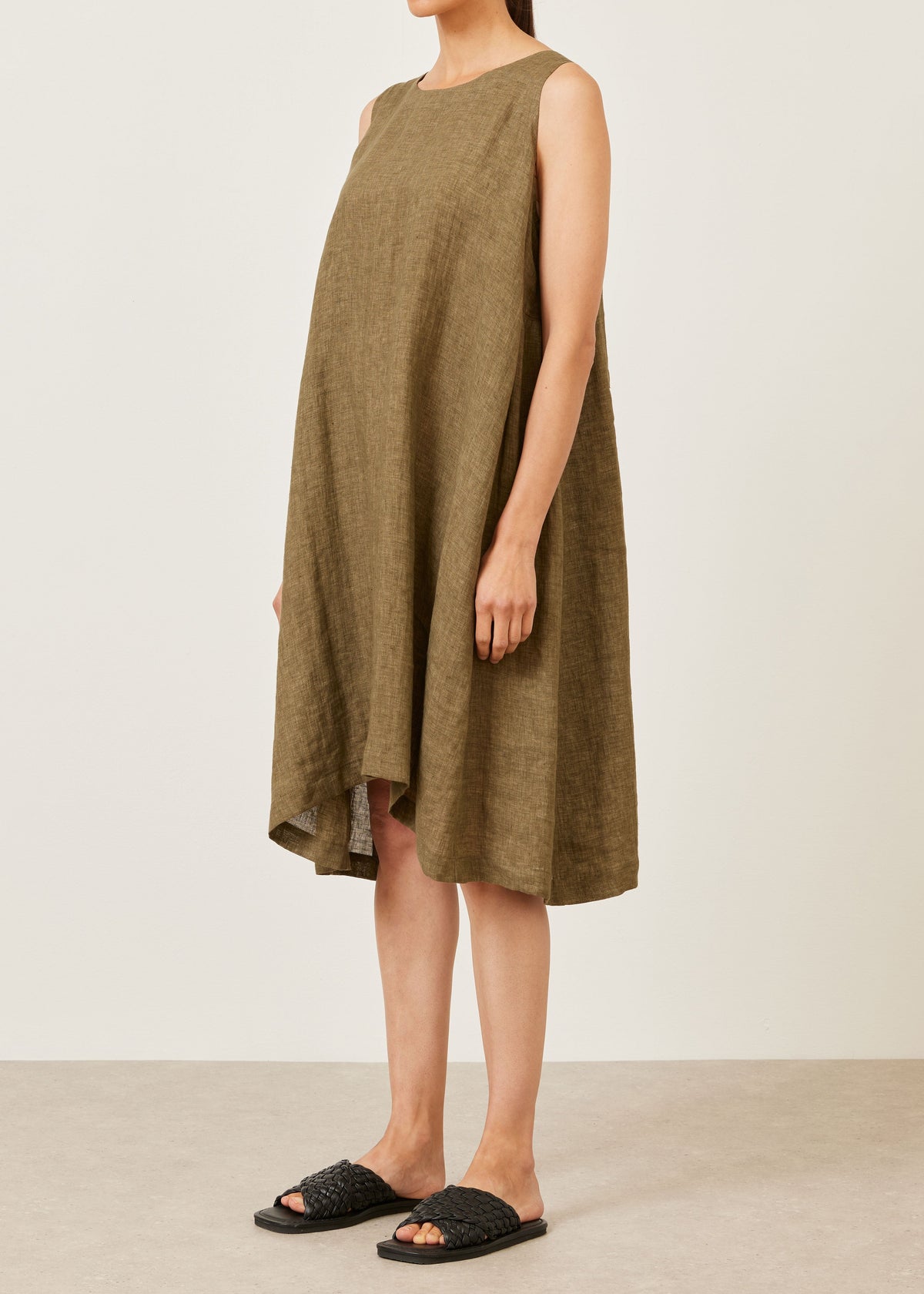 linen 3/4 length side pleated sleeveless dress