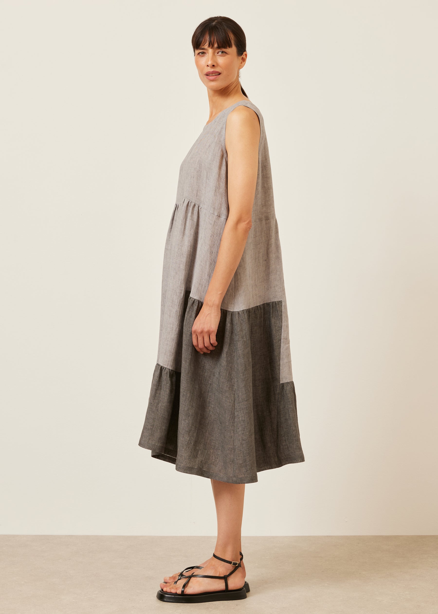 linen two tone tiered pleated sleeveless dress