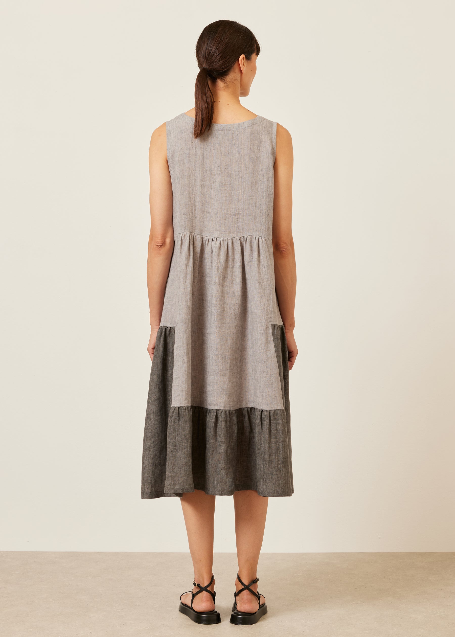 linen two tone tiered pleated sleeveless dress