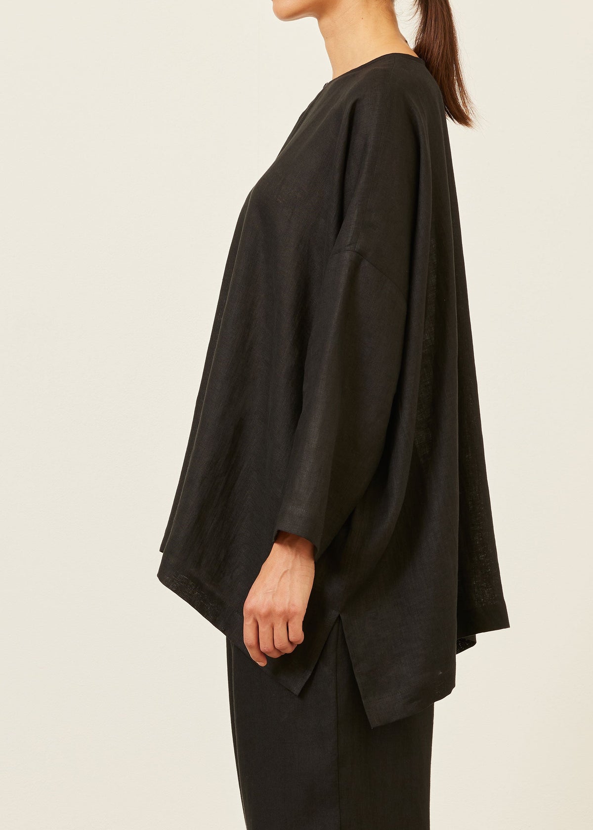 linen wide longer back bound neck shirt - long (black)