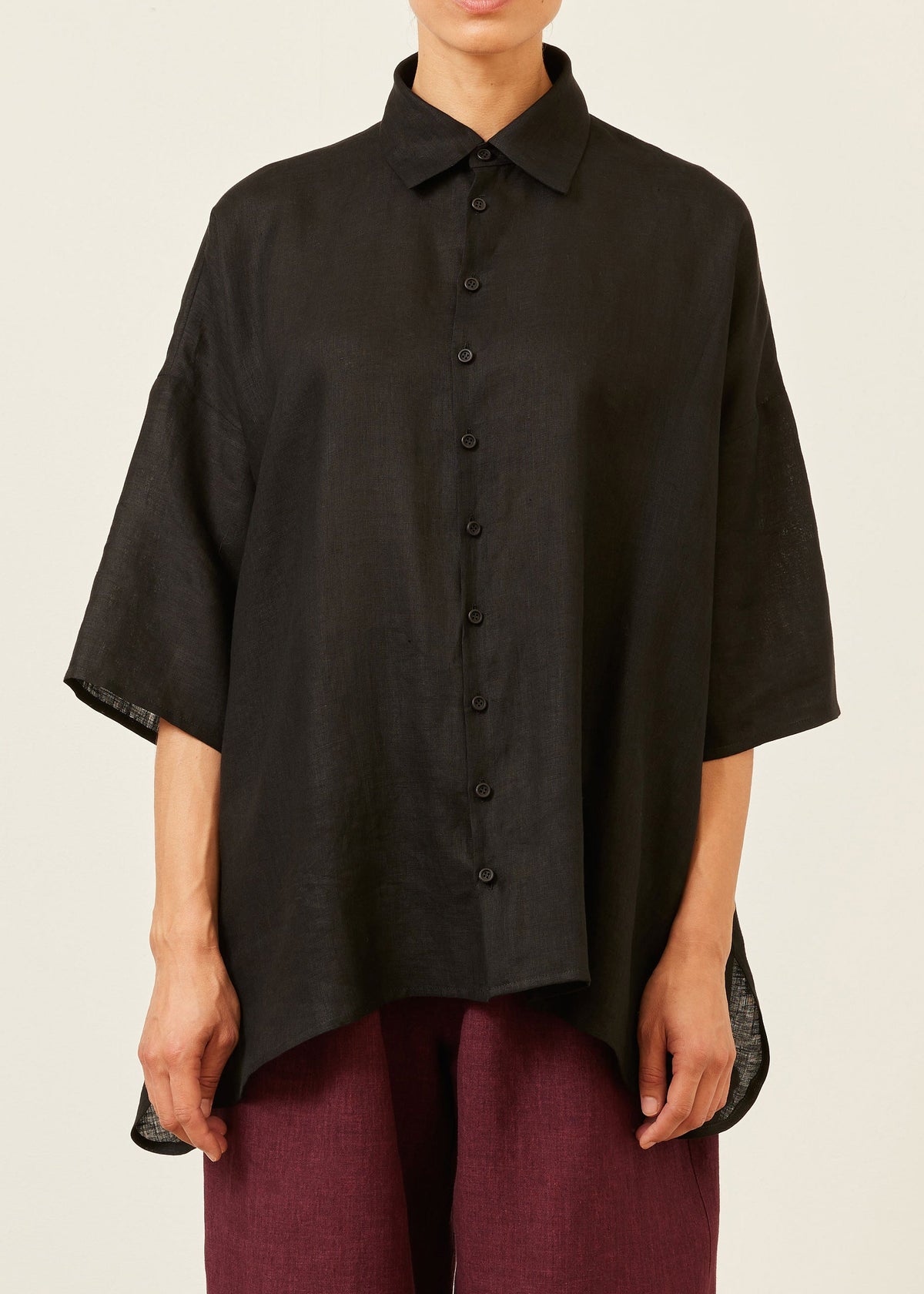 linen sloped shoulder wide a-line short sleeve shirt with collar - long (black)