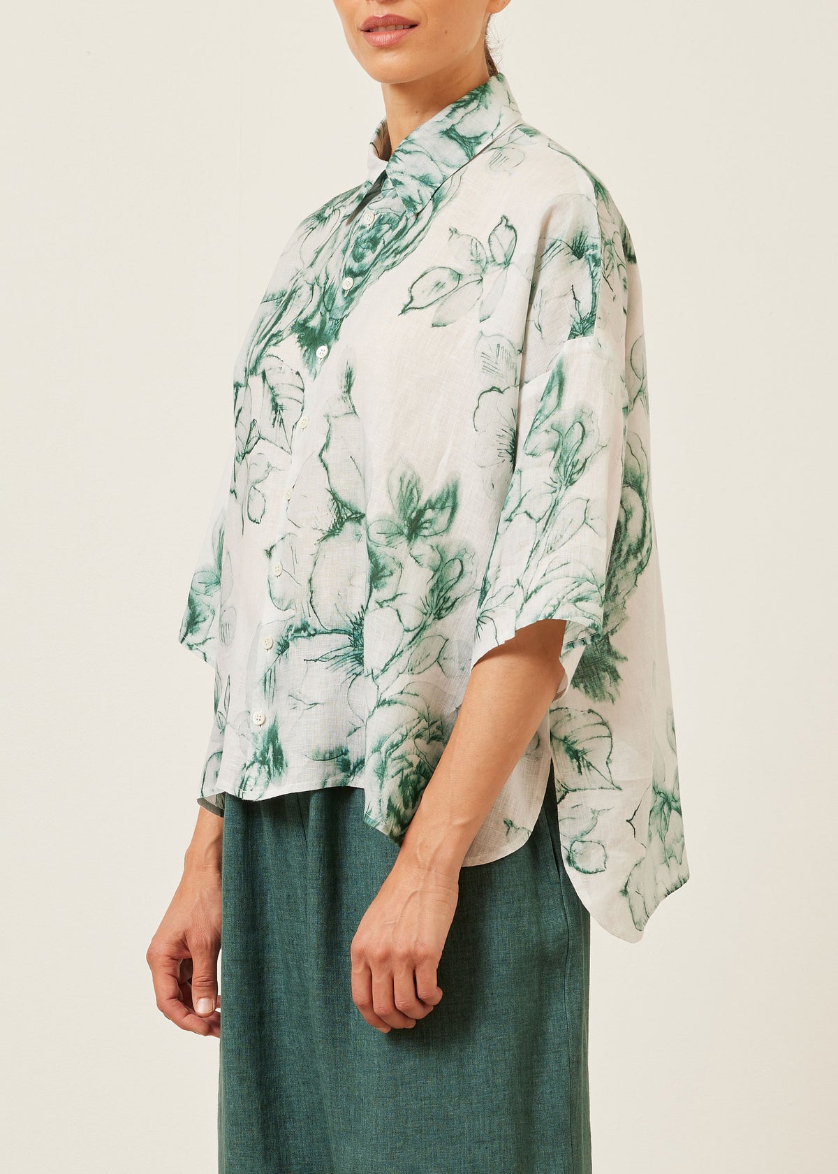 linen sloped shoulder wide a-line short sleeve shirt with collar - mid