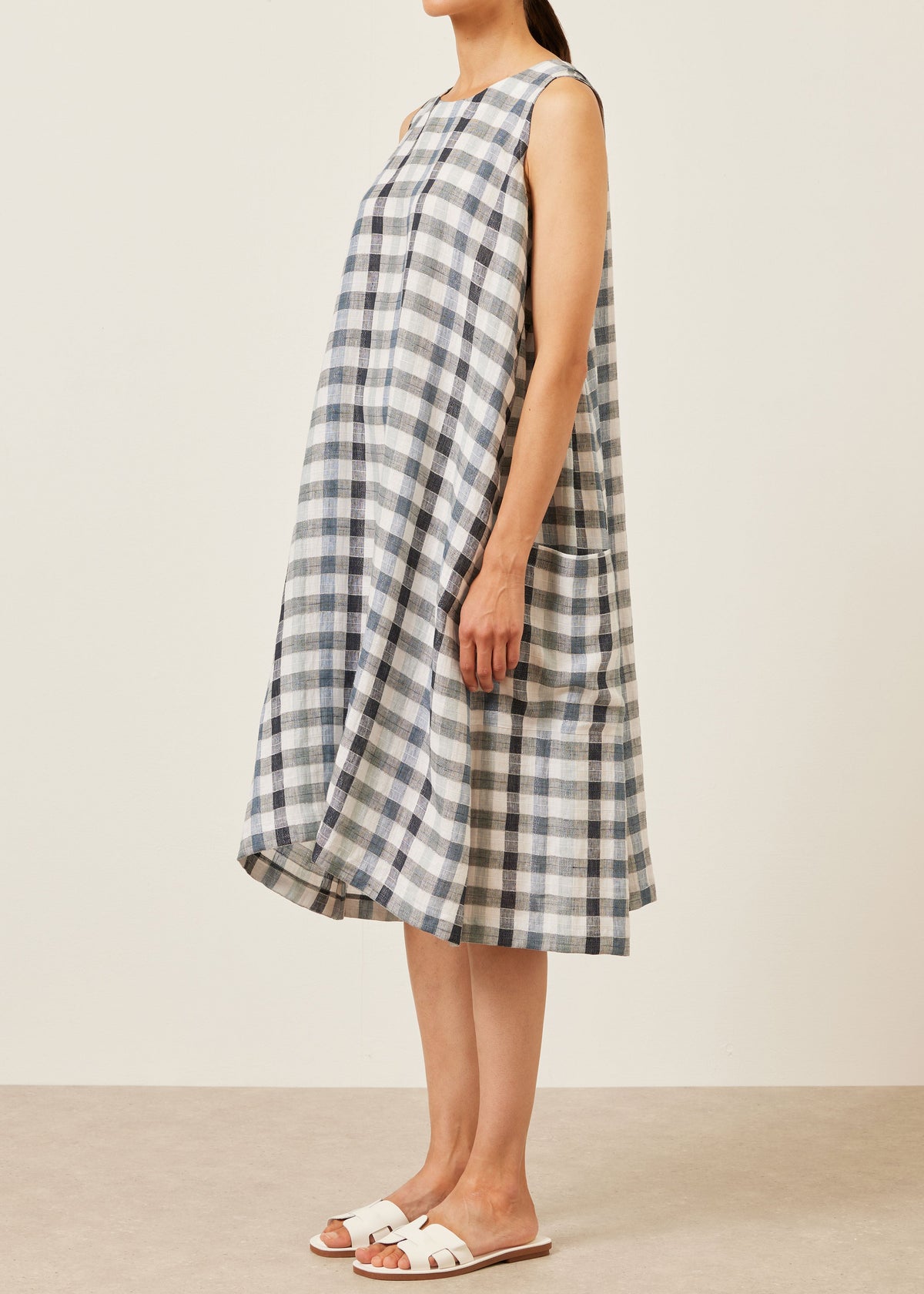 linen mix 3/4 length side pleated sleeveless dress