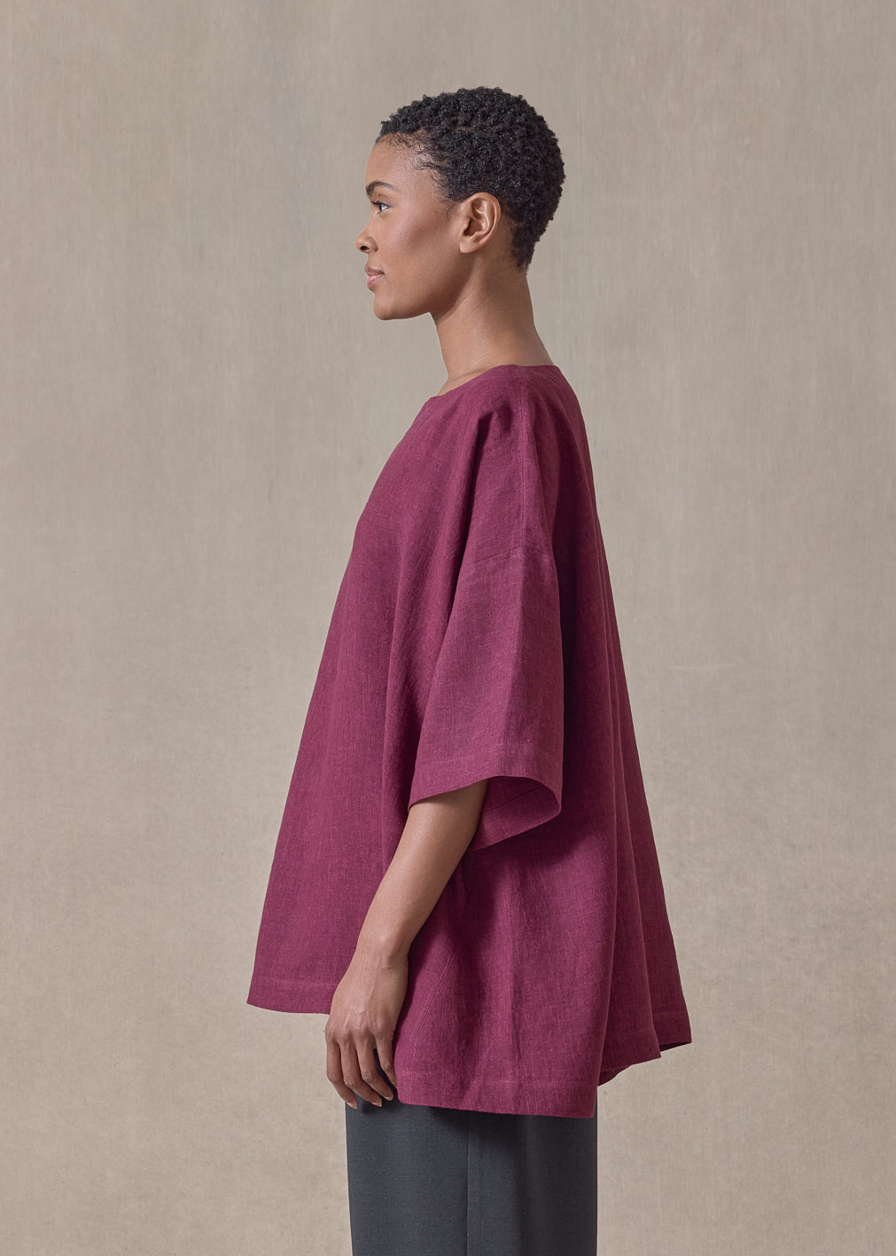 linen angle-to-front 3/4 sleeve scoop neck tunic - long (Cochineal)