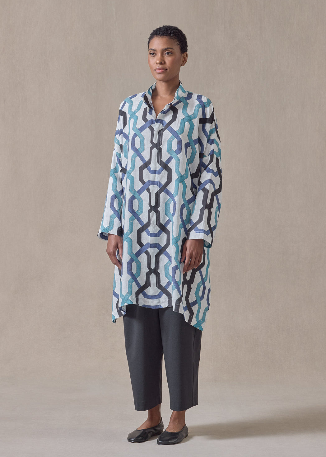 handkerchief linen wide collarless shirt - very long with slits (blues)