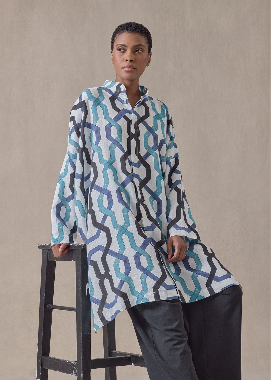 handkerchief linen wide collarless shirt - very long with slits (blues)