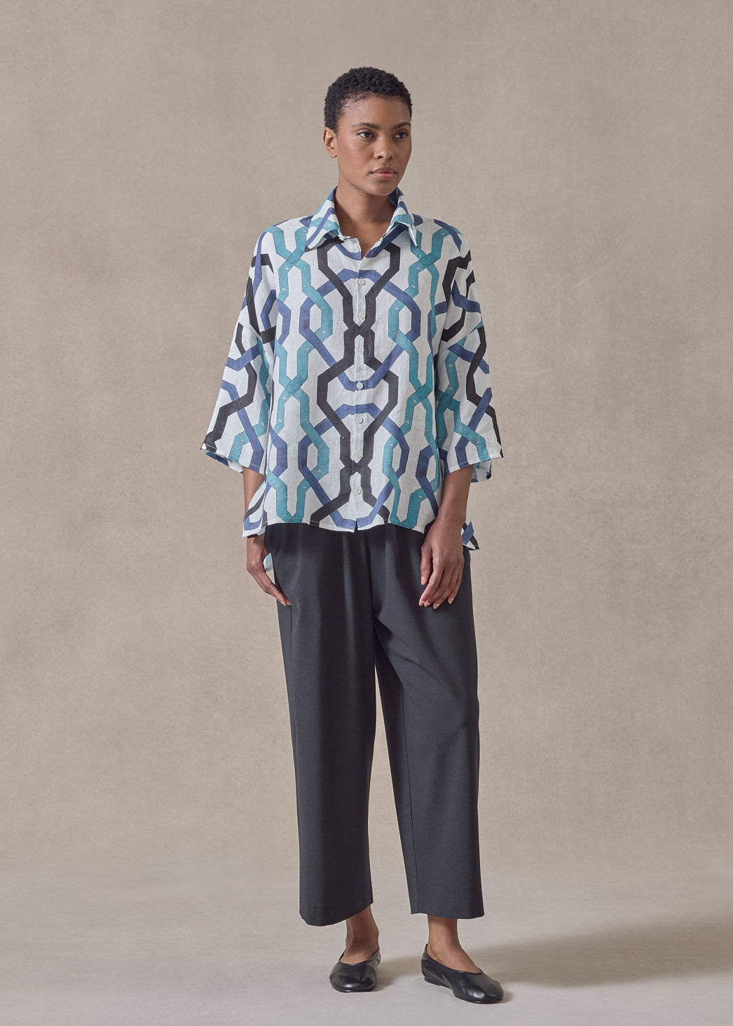linen sloped shoulder wide a-line short sleeve shirt with collar - mid (blues)