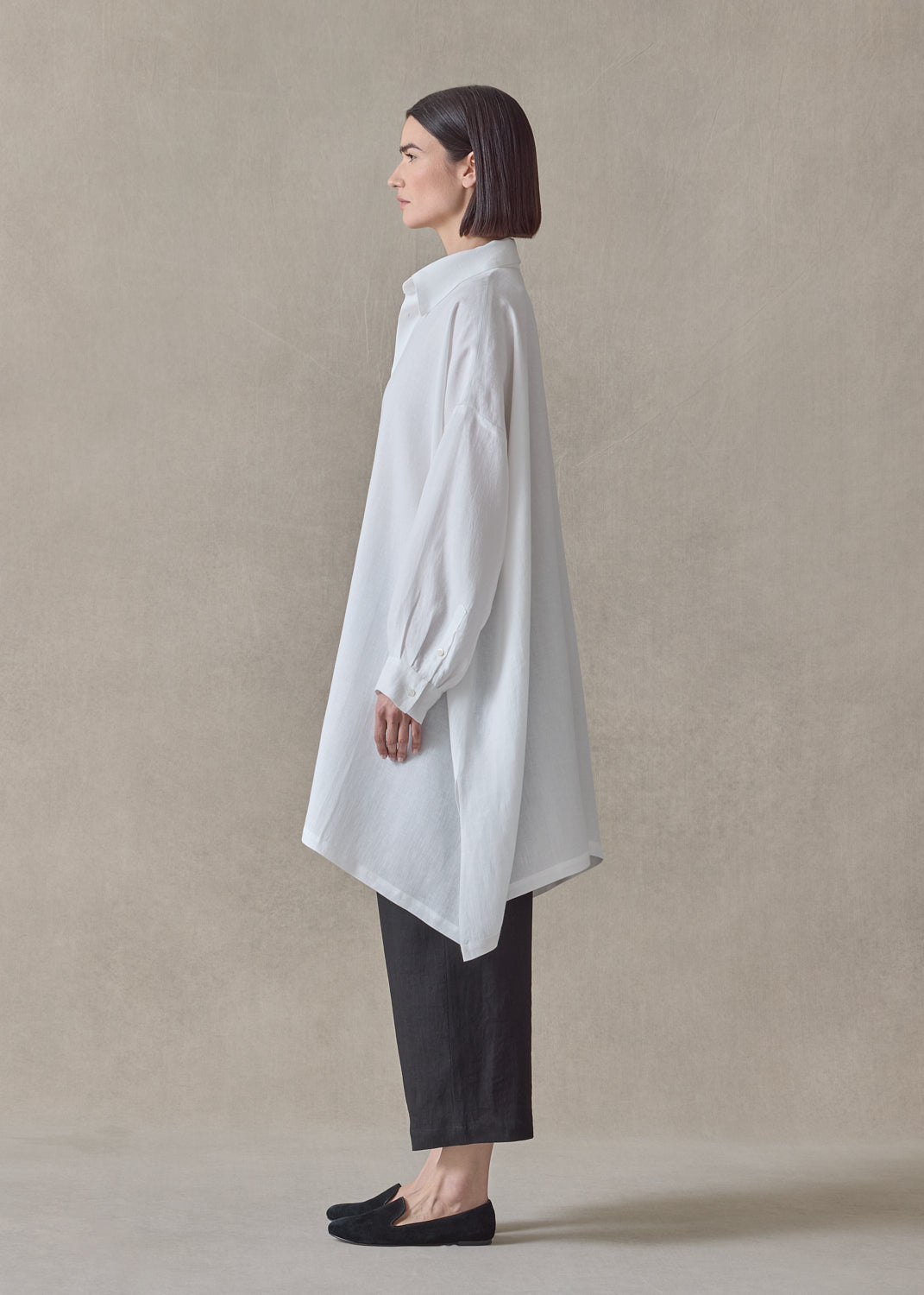 lightweight linen wide a-line shirt with collar - very long with slits (white)