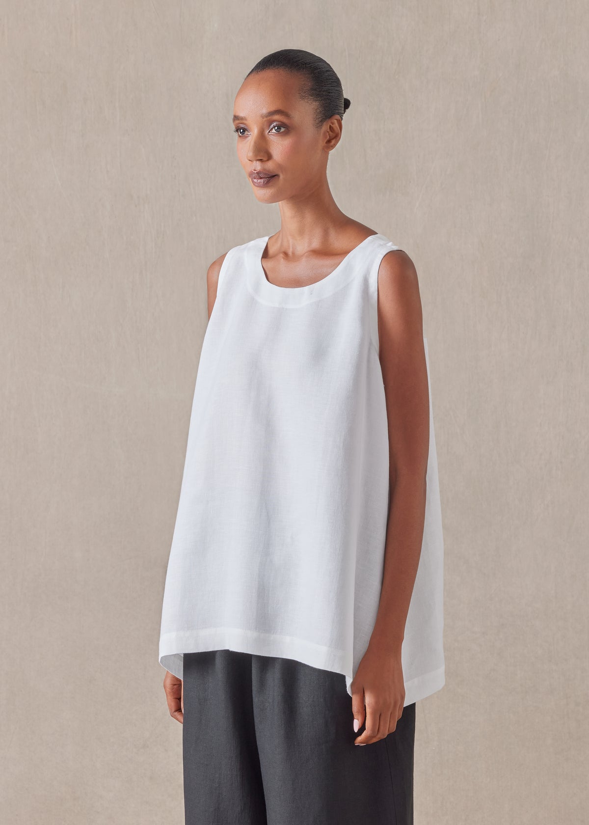 lightweight linen a-line round neck shell - mid plus (white)