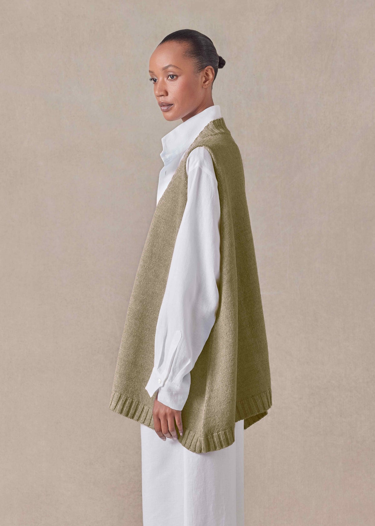 linen cotton mix sleeveless a-line V neck - mid plus (cardamom)