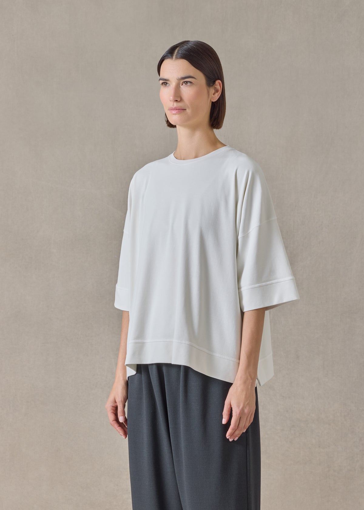 cotton jersey round neck 3/4 sleeve top with hembands - mid plus (oatpale)