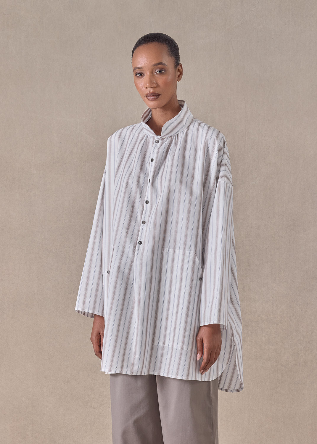 cotton sloped shoulder wide a-line artists smock with pleated collar - long plus (greyblue)