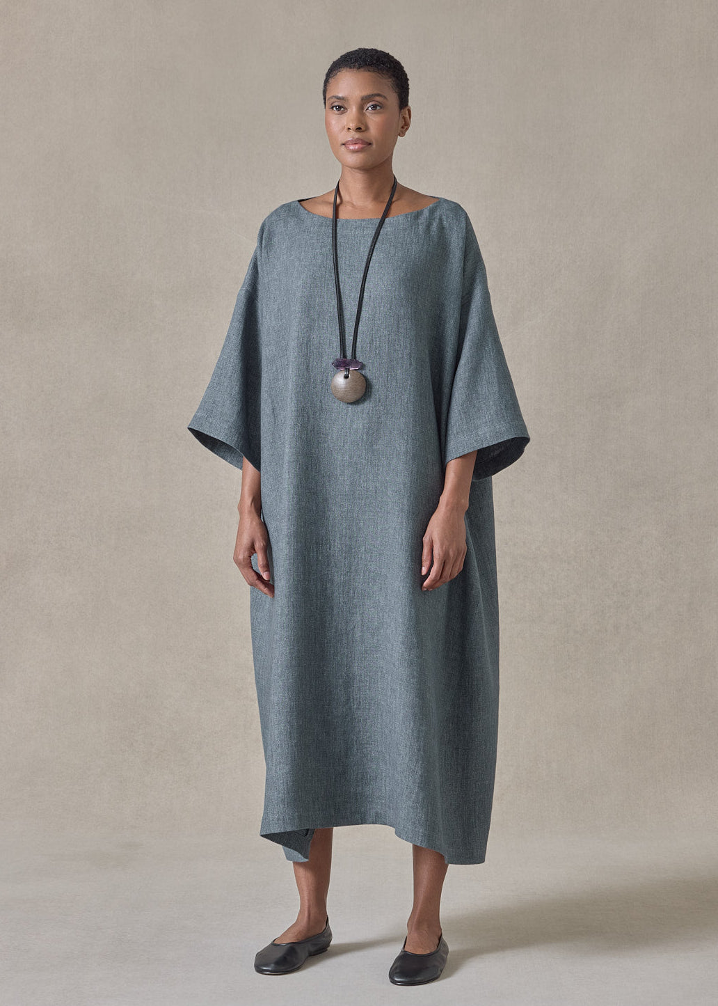 heavyweight delave linen angle-to-front side seam scoop neck t shirt dress (petrol)