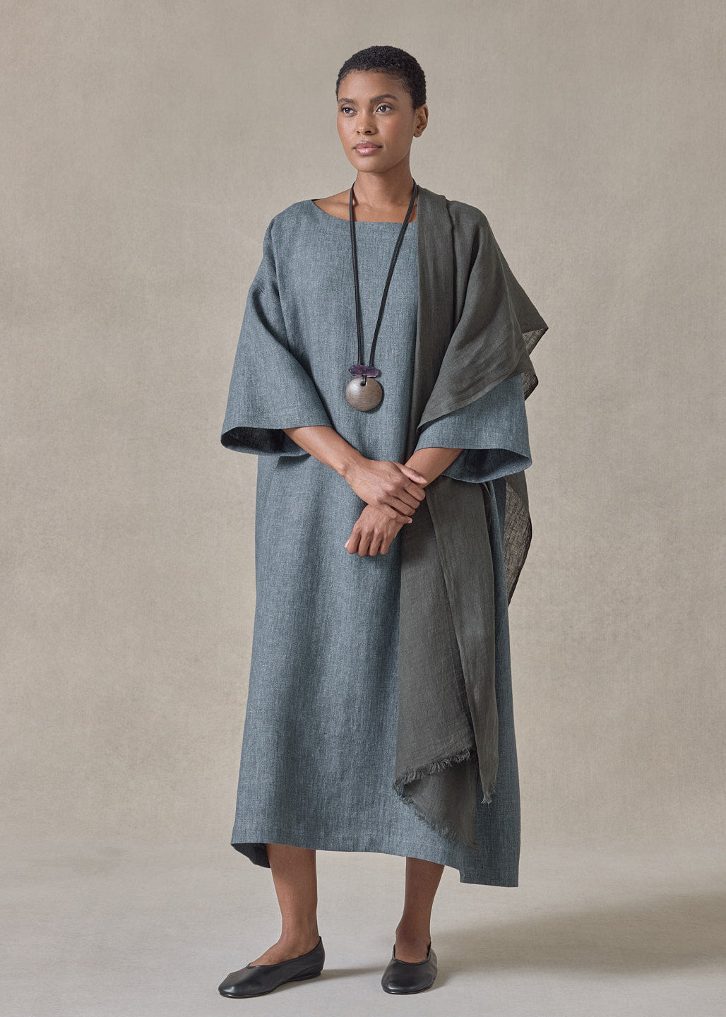 heavyweight delave linen angle-to-front side seam scoop neck t shirt dress (petrol)