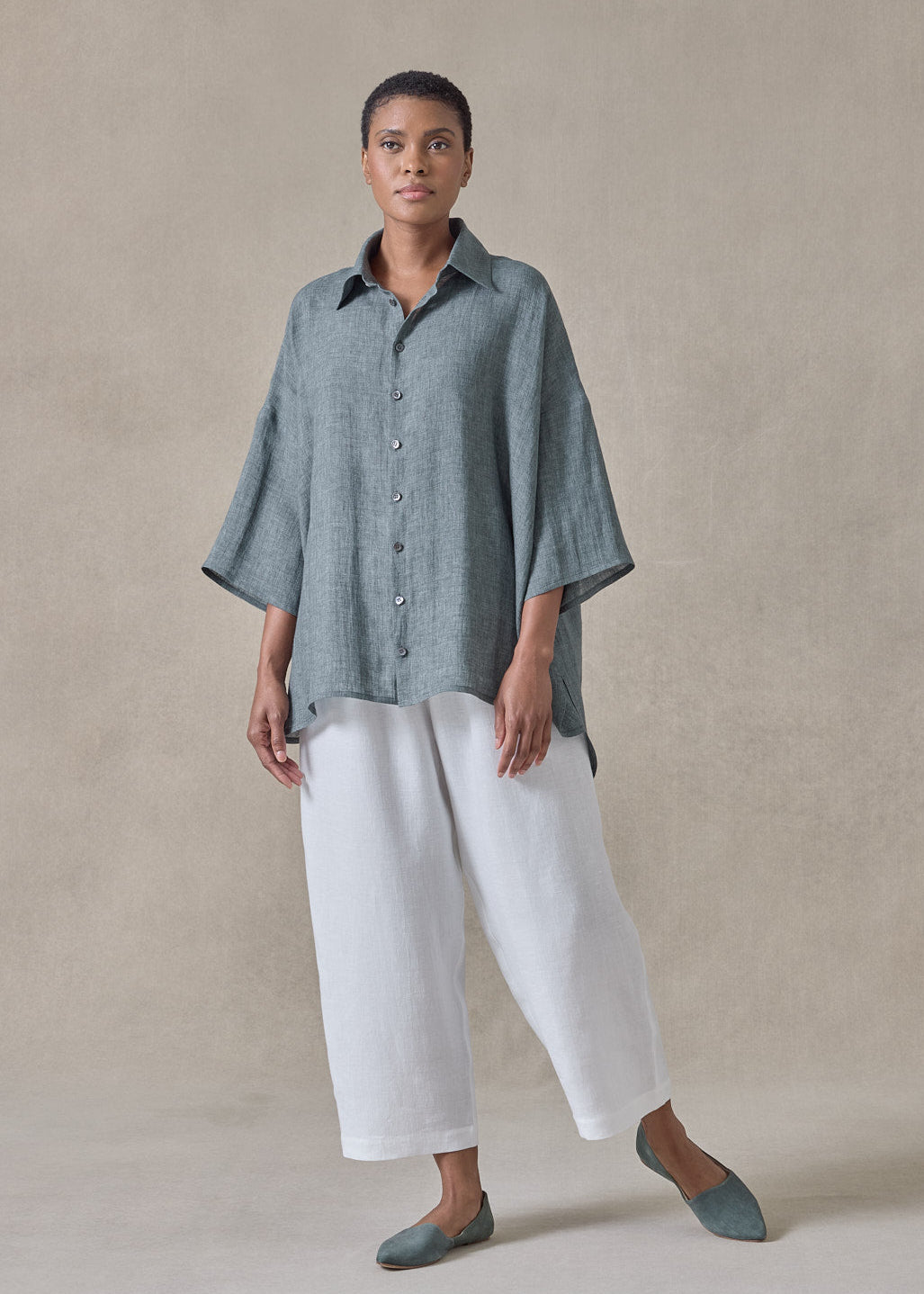 handkerchief delave linen sloped shoulder wide a-line short sleeve shirt with collar - mid plus (petrol)