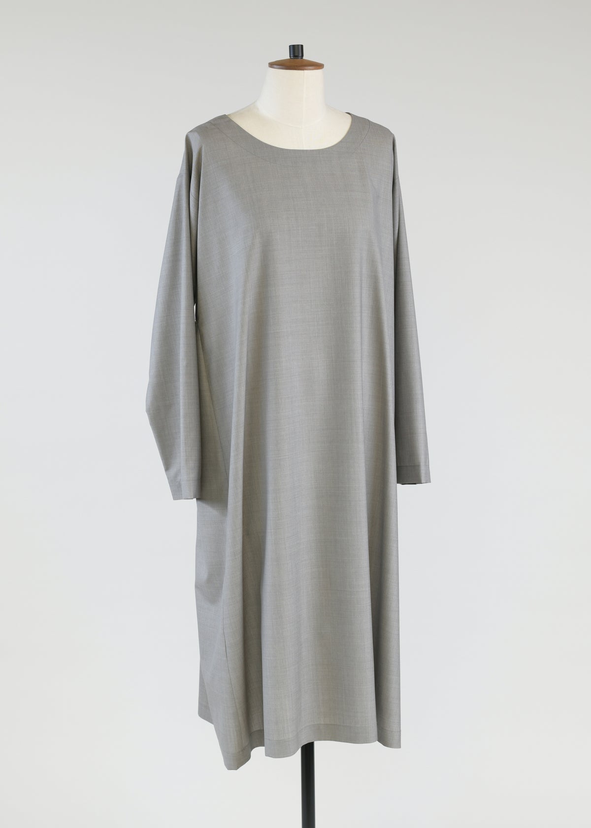 side pleated round neck dress- 3/4 length