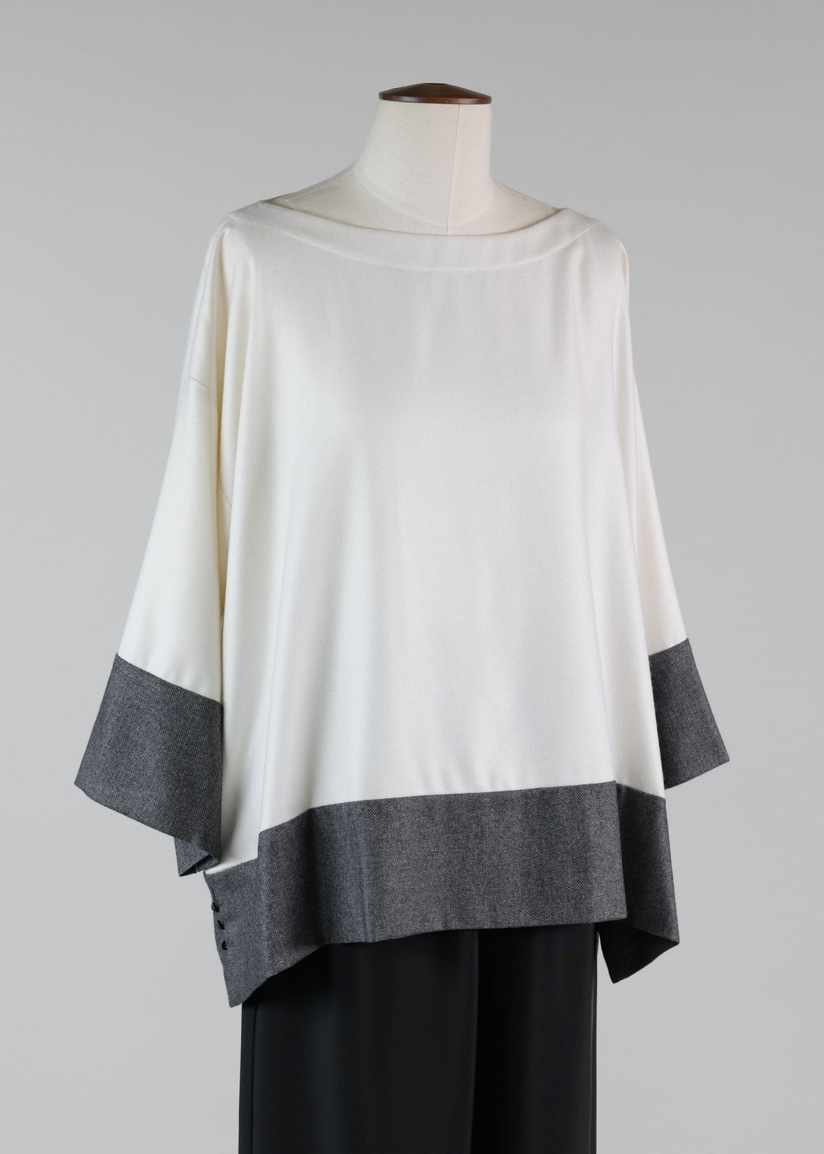 cashmere silk mix a-line scoop neck 3/4 sleeve tunic with contrast edge panel - mid