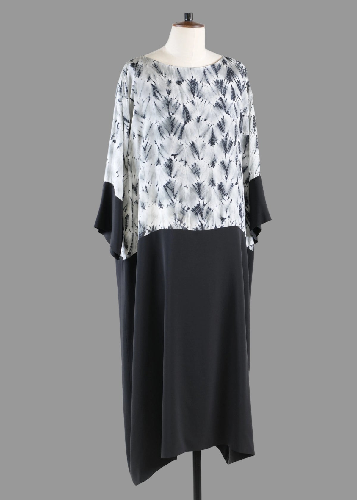 hand-made shibori silk a-line scoop neck 3/4 sleeve dress with contrast panel