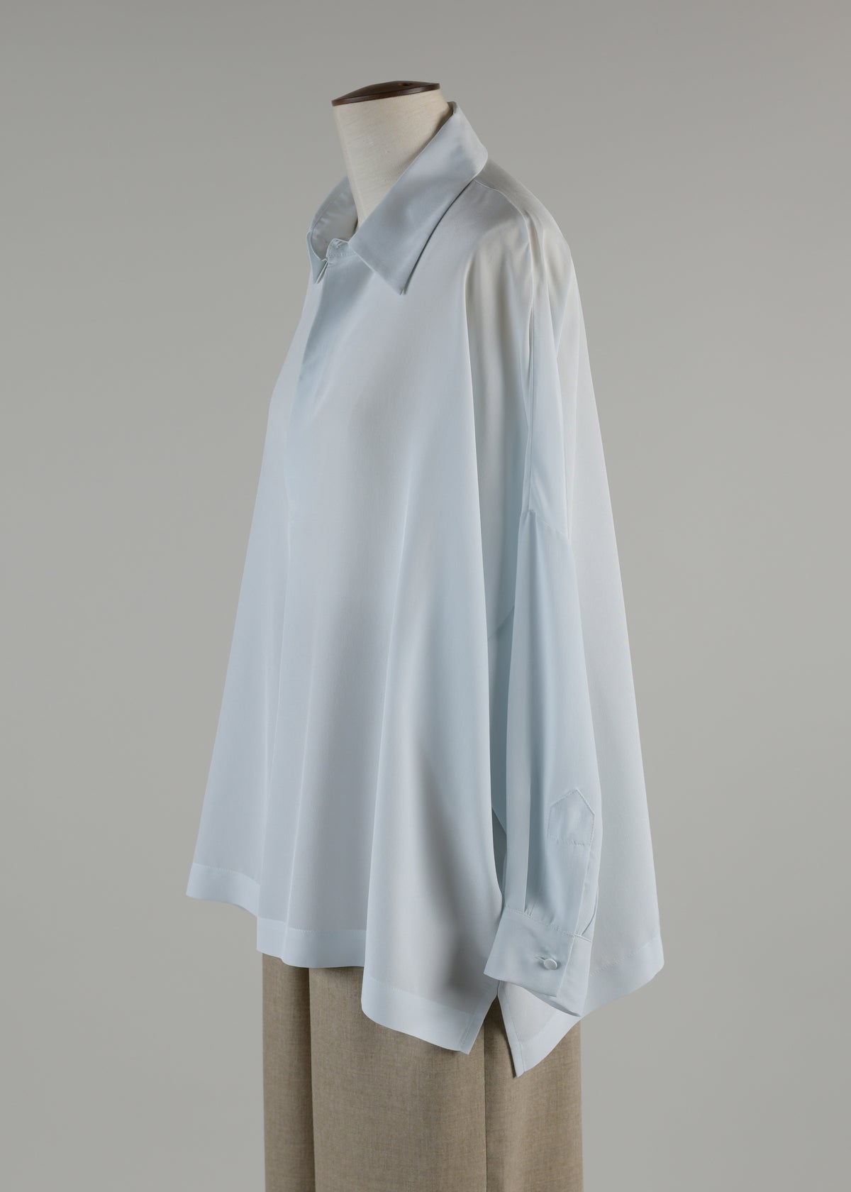 wide longer back sloped shoulder tunic with collar - long
