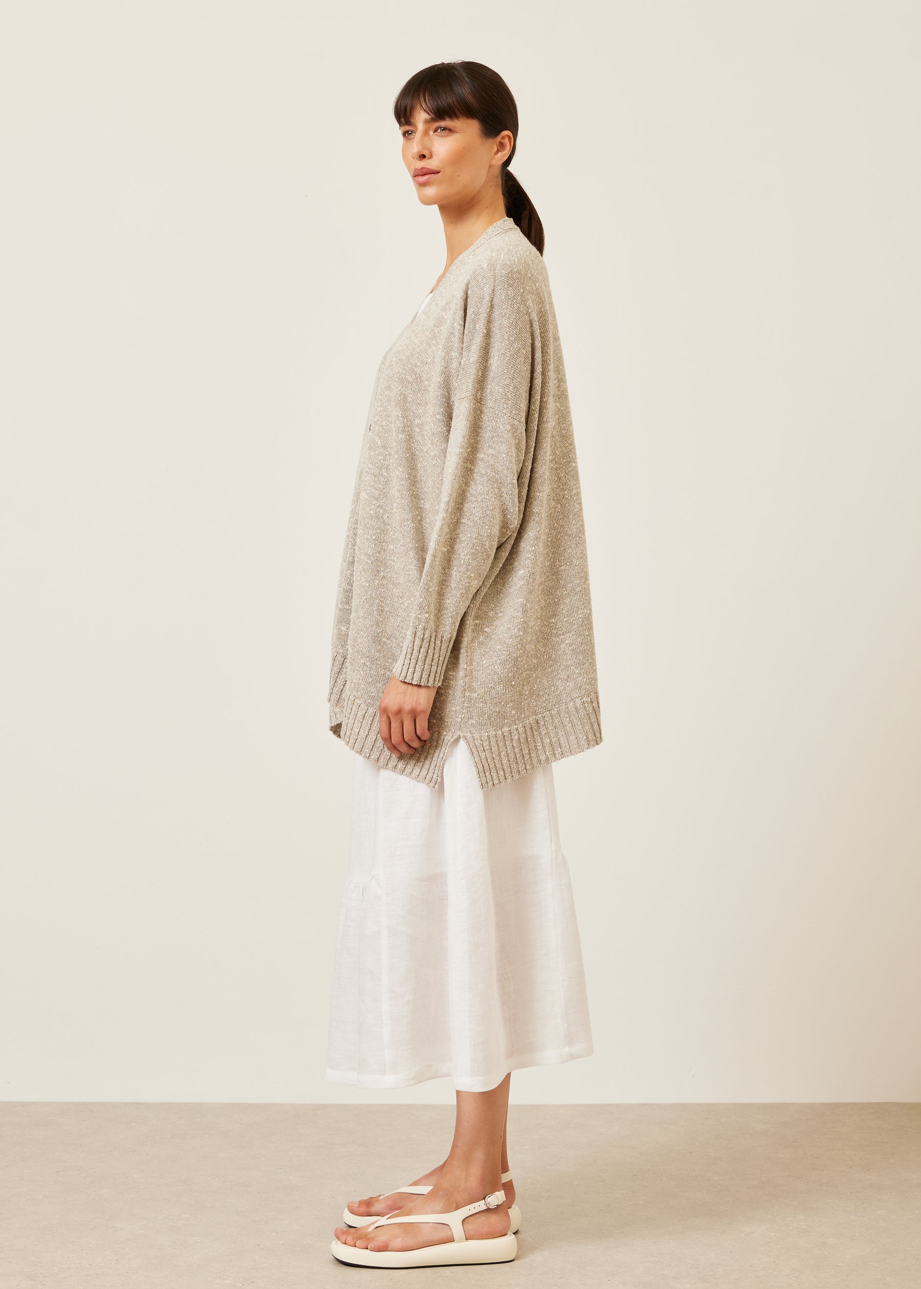 V-neck cardigan - mid plus
