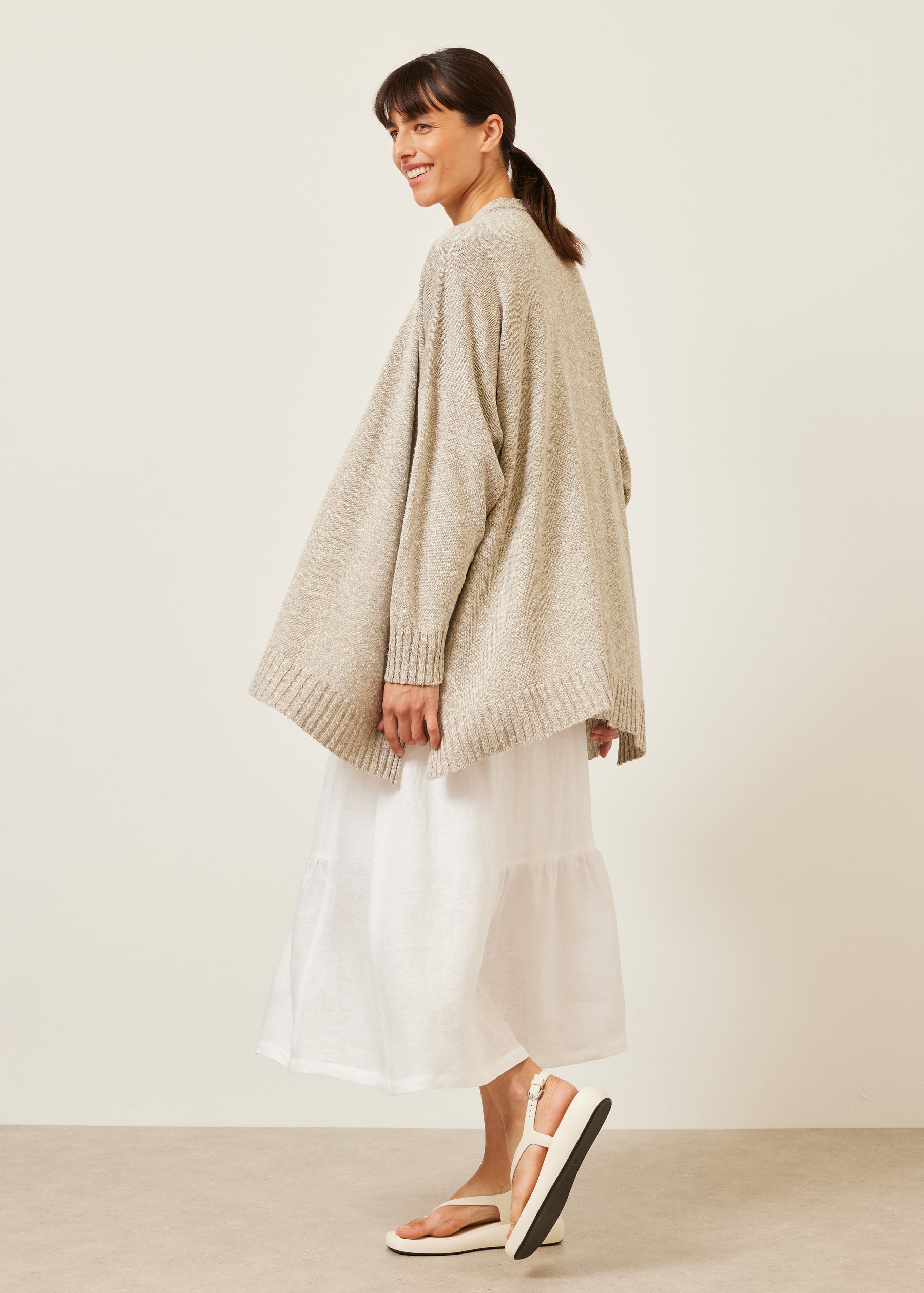 V-neck cardigan - mid plus