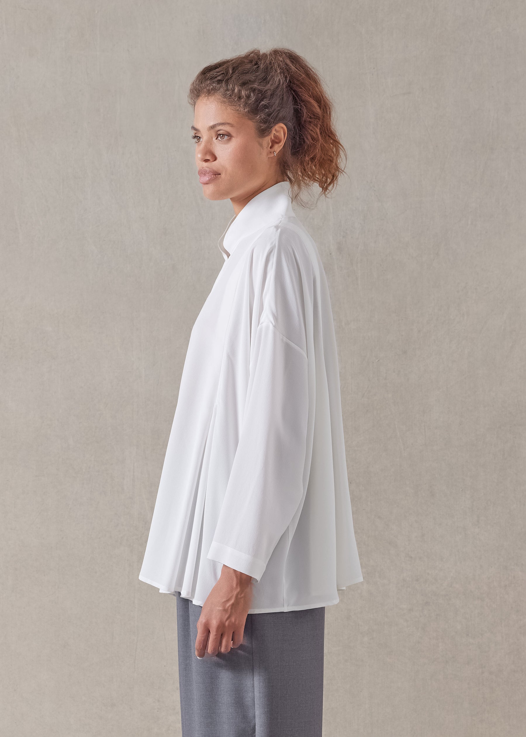 silk pleated shoulder swing shirt with chinese collar - mid plus